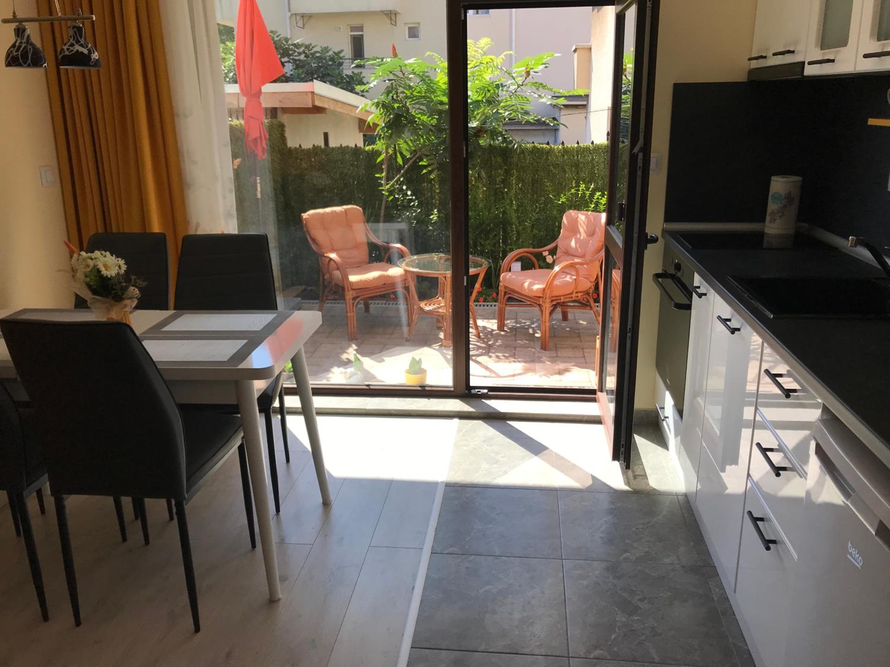 Studio Apartment photo 1