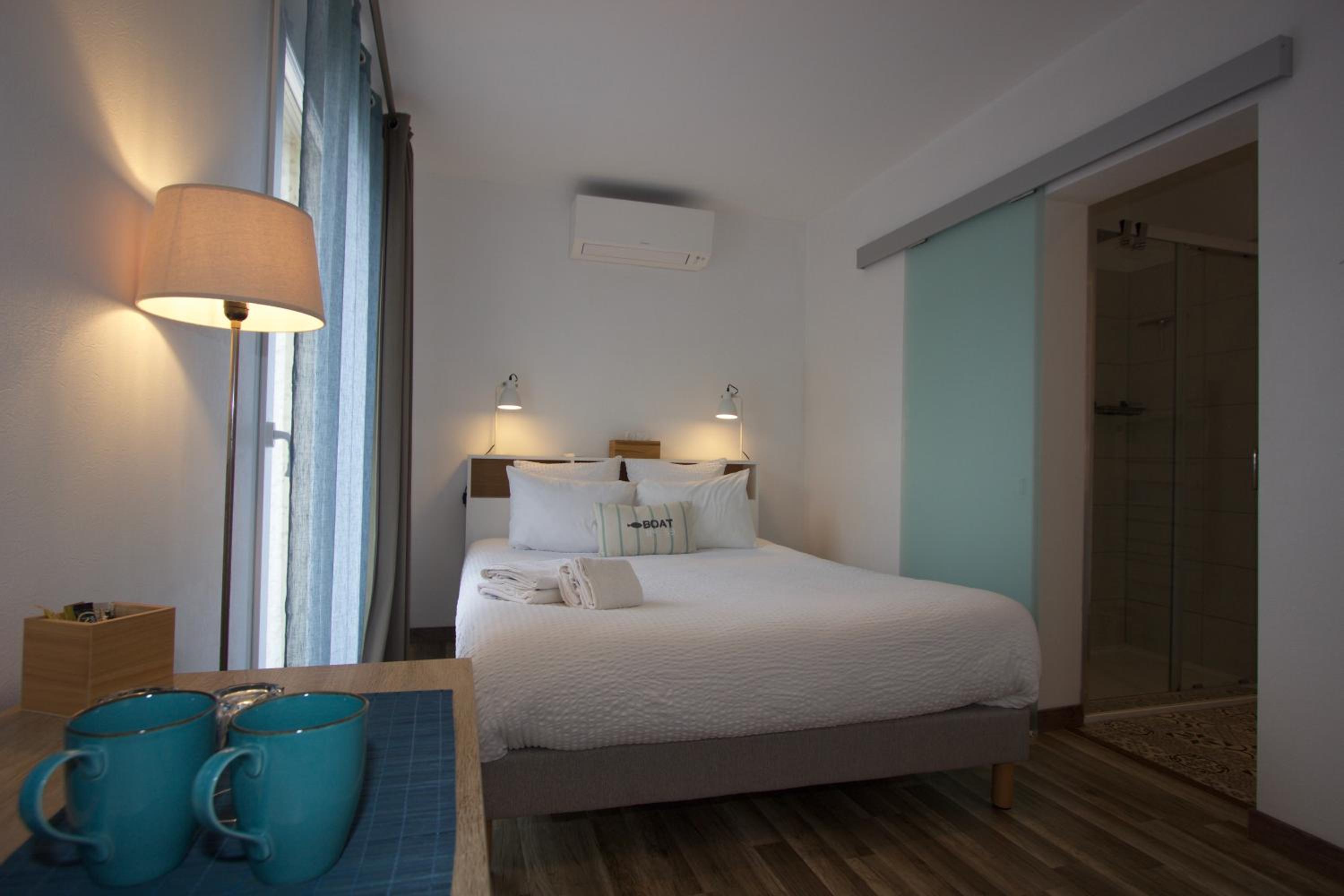 Queen Room with Pool View photo 3