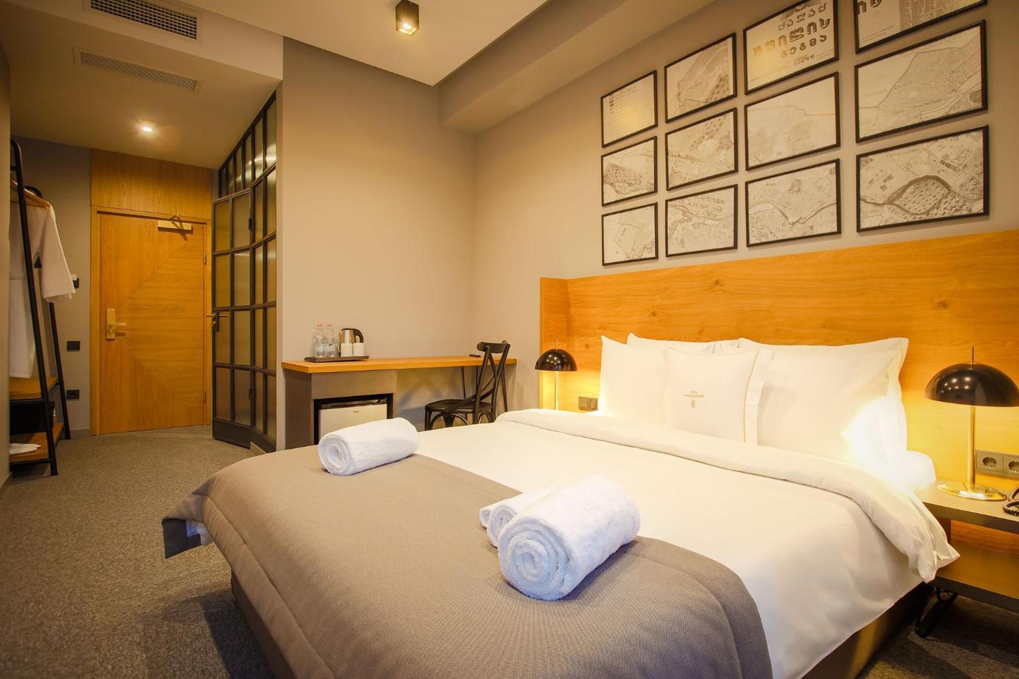 Standard Double Room - Photo 8