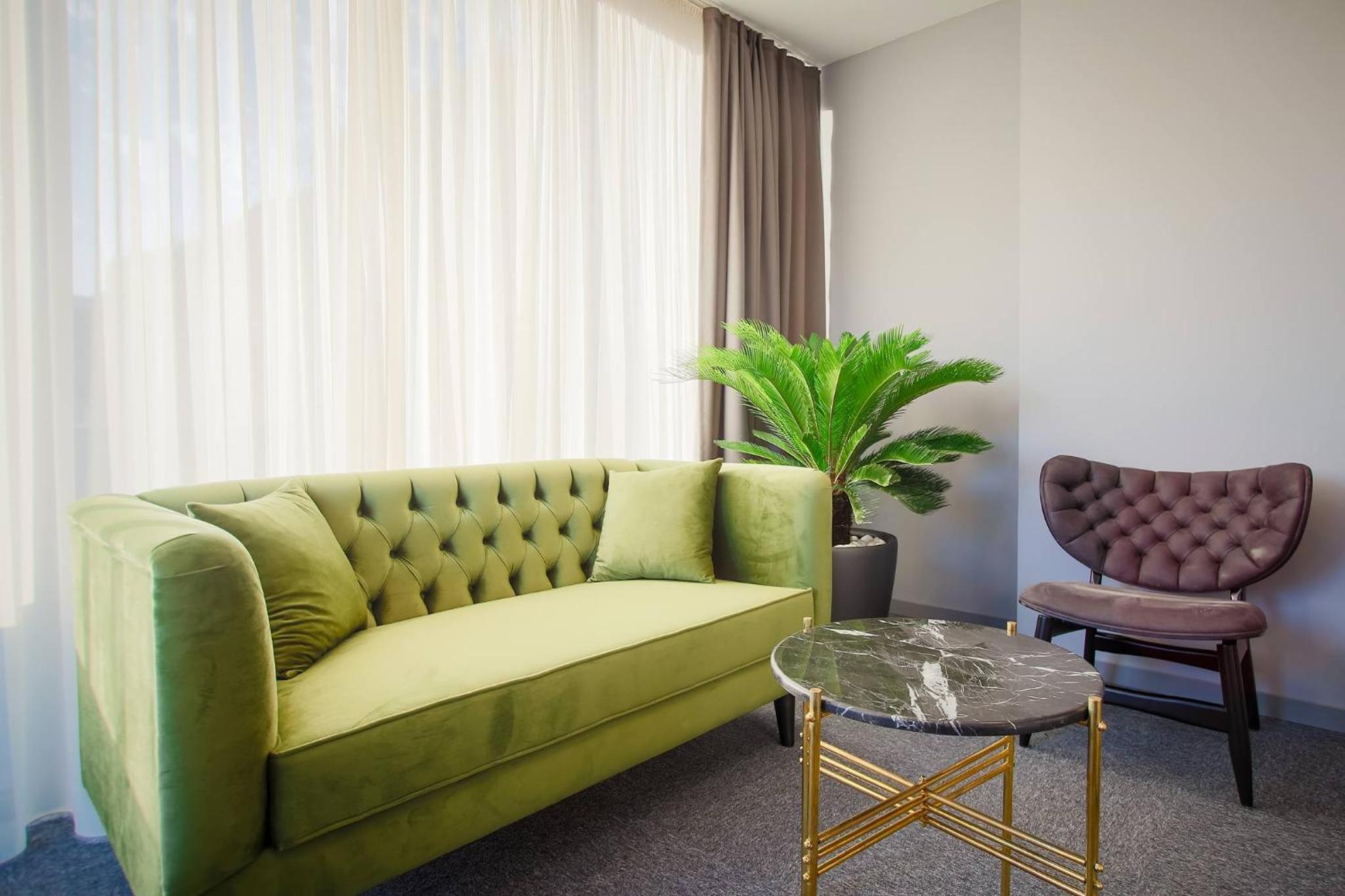 Deluxe Suite - Photo 6