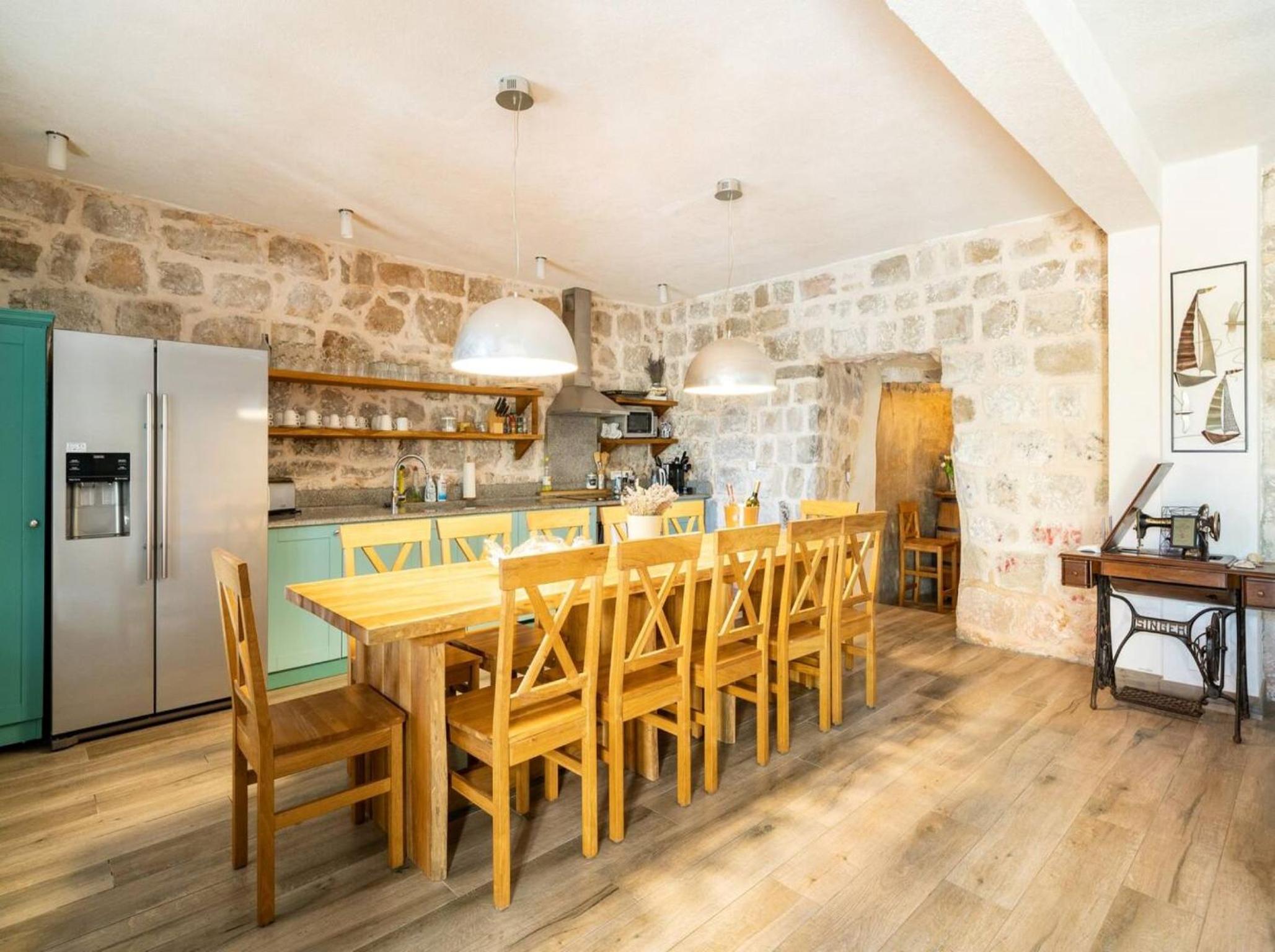 Villa photo 2