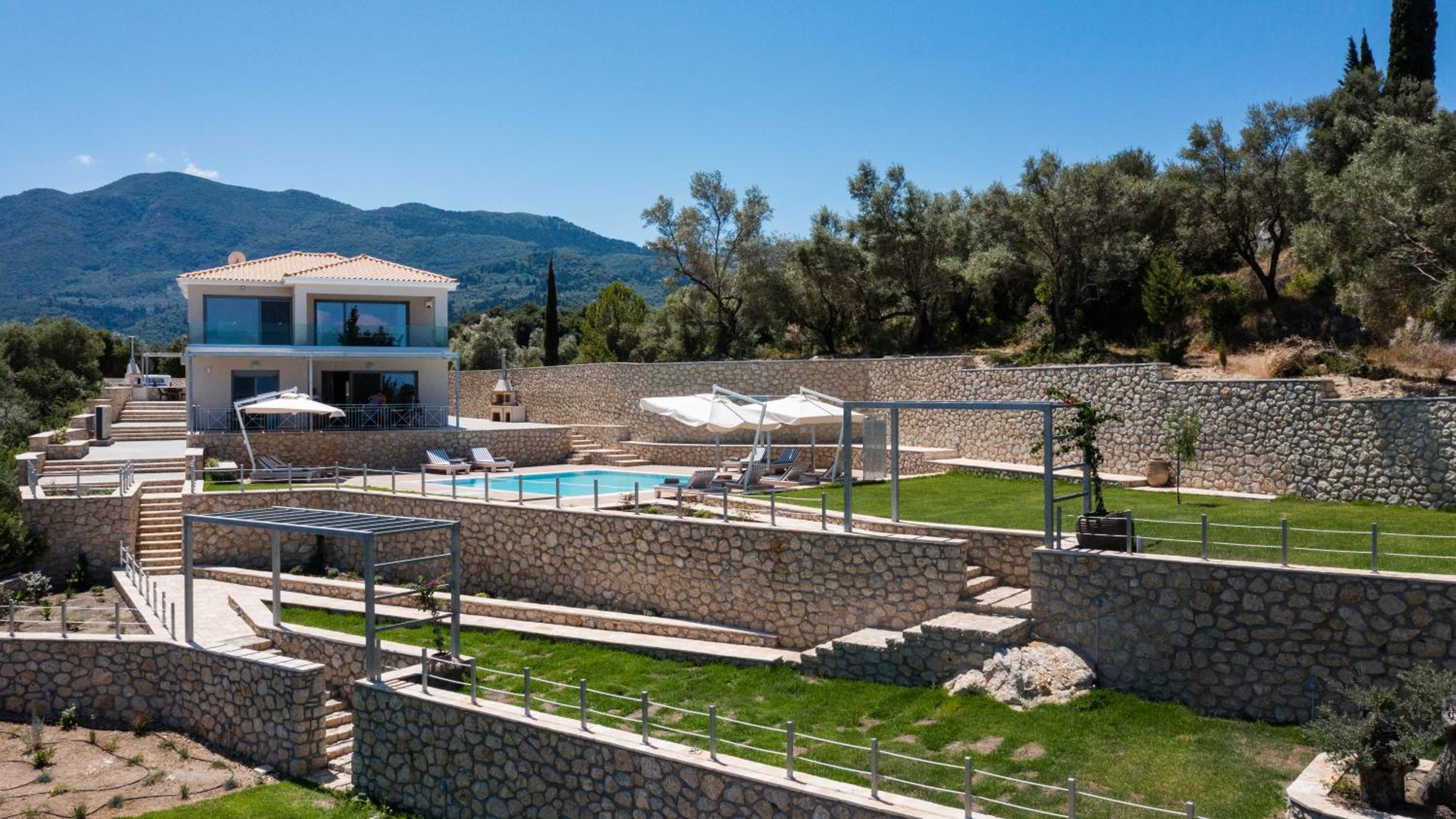 Deluxe Villa photo 2