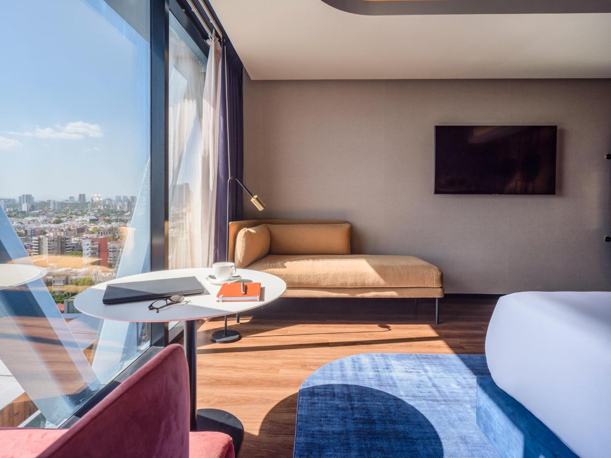 Superior King Suite - Photo 7