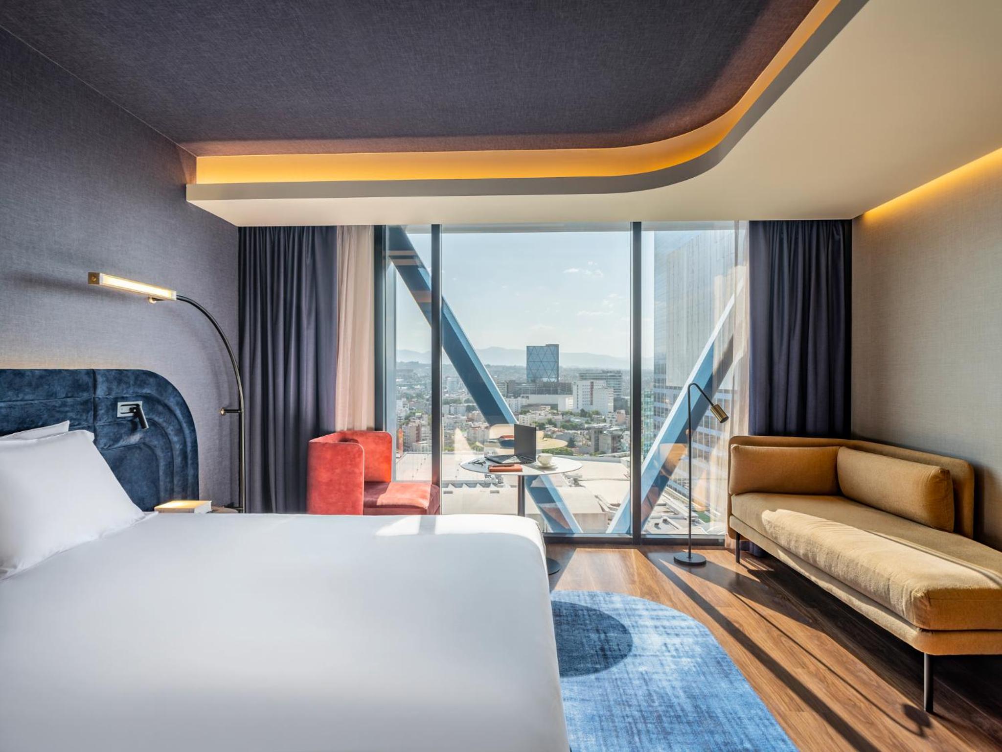 Superior King Suite - Photo 2