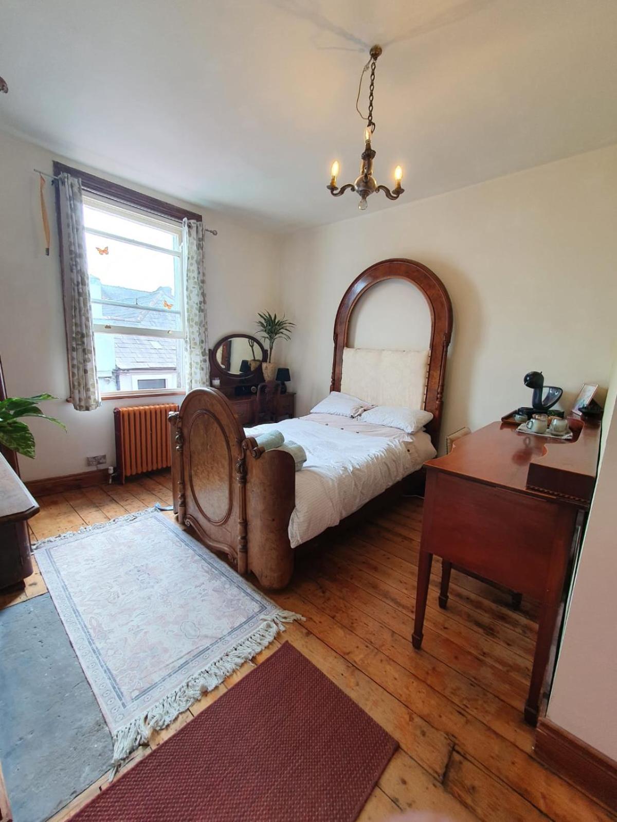 Double Room with Private Bathroom thumbnail 5