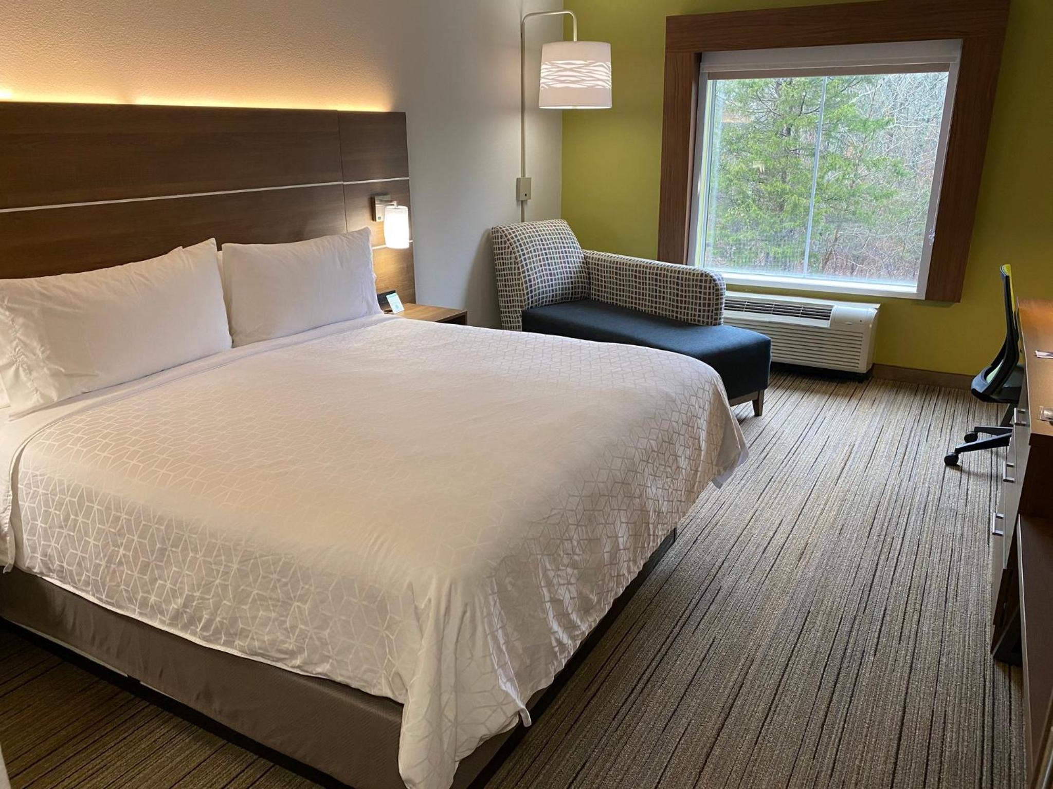 Standard King Room - Photo 2