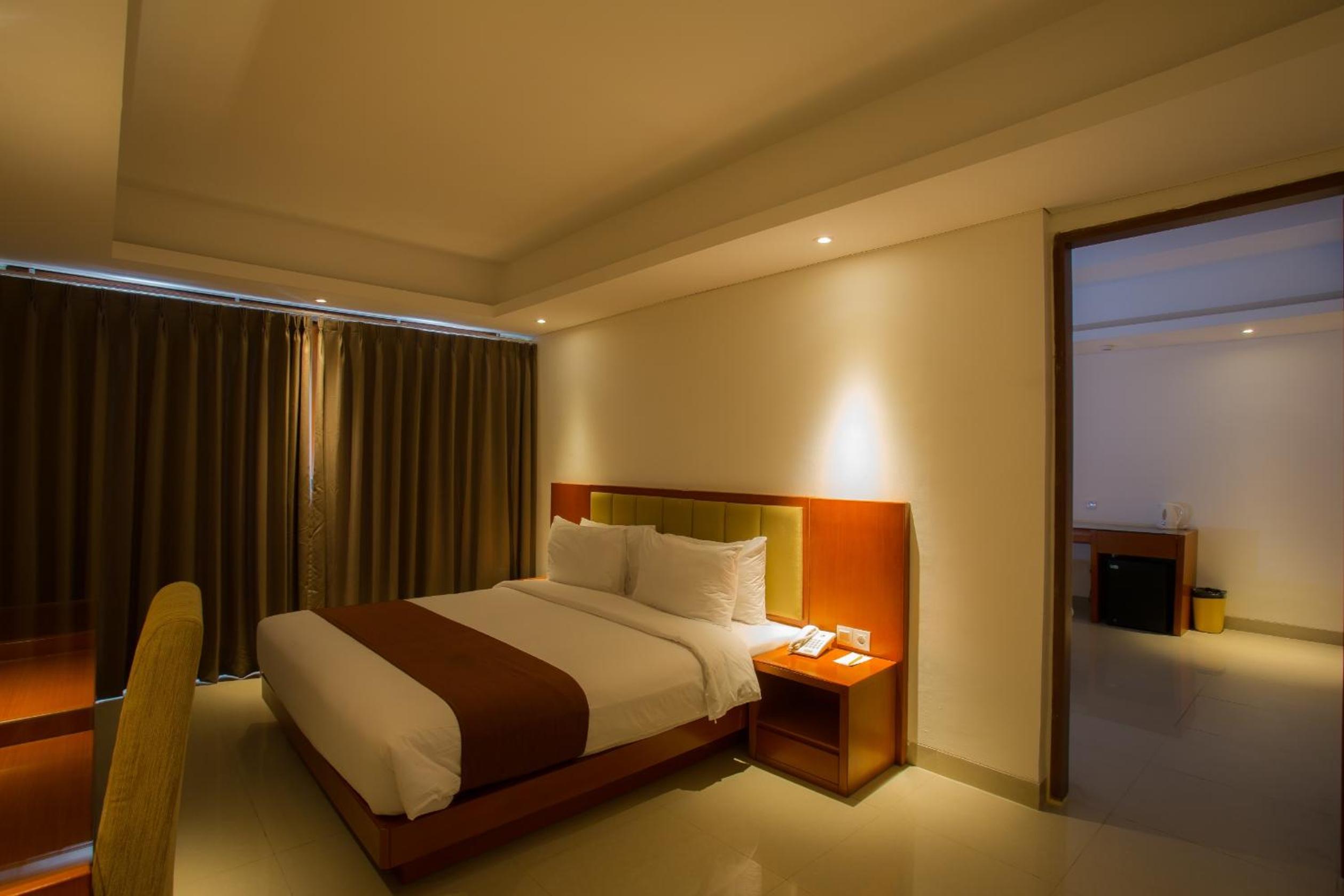 Premium Family Room - Photo 7