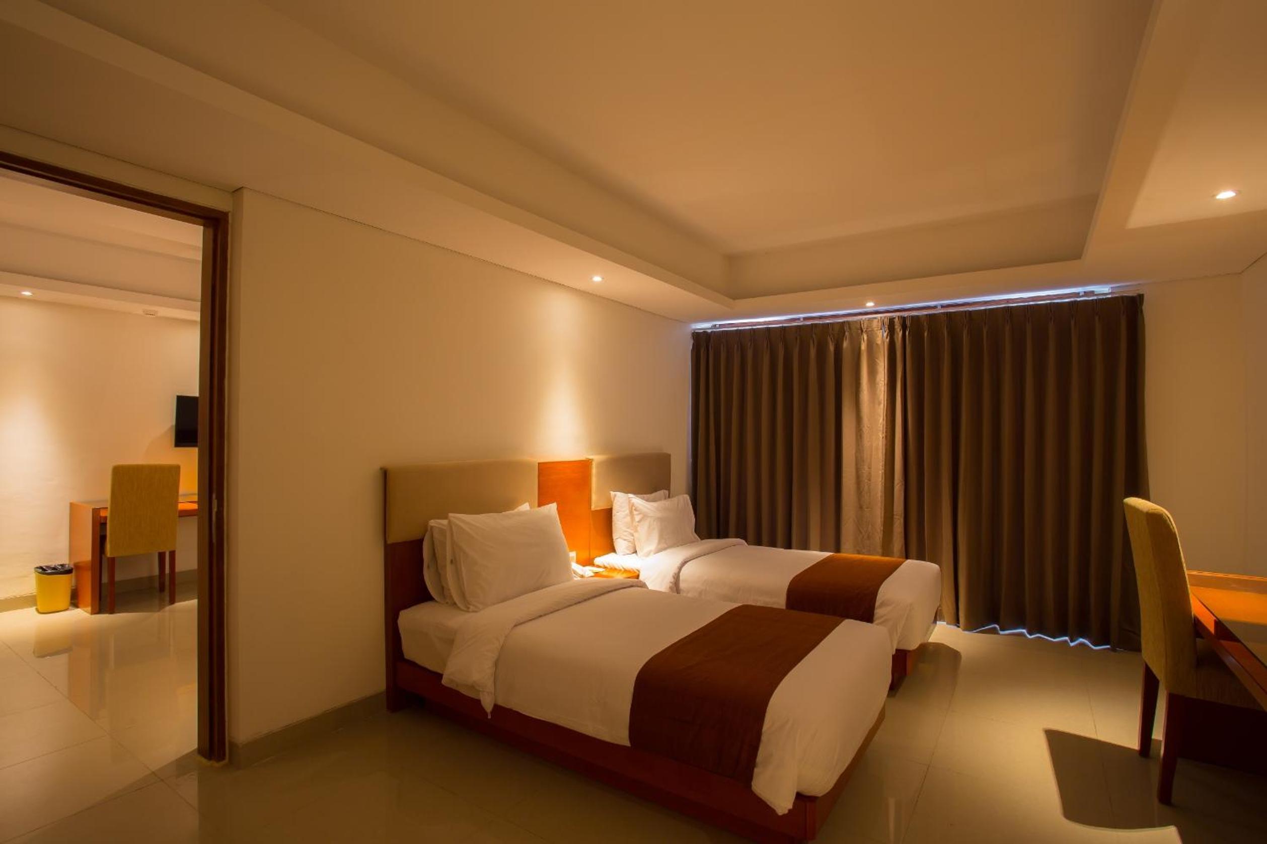 Deluxe Family Room - Photo 7
