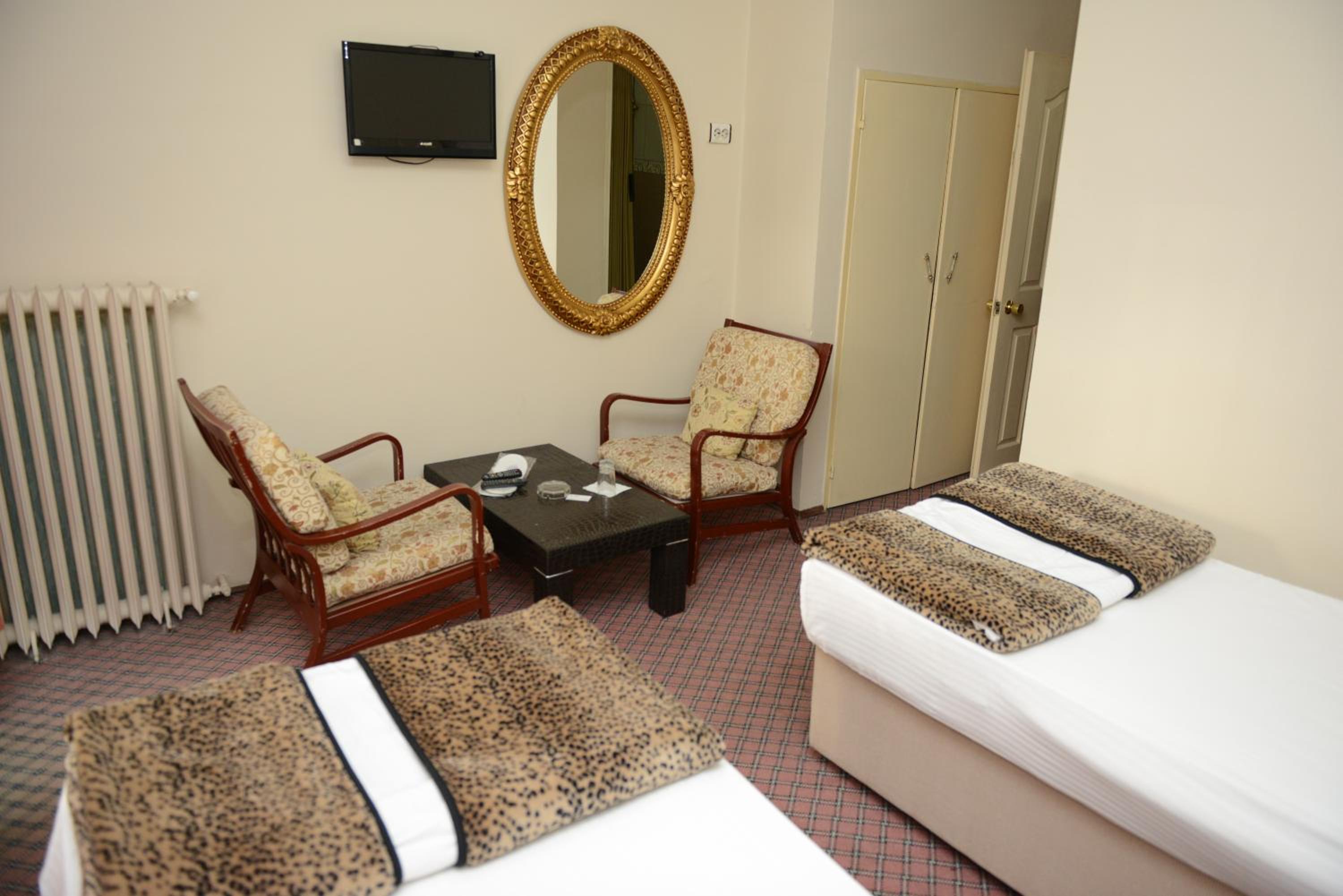 Standard Double or Twin Room photo 3