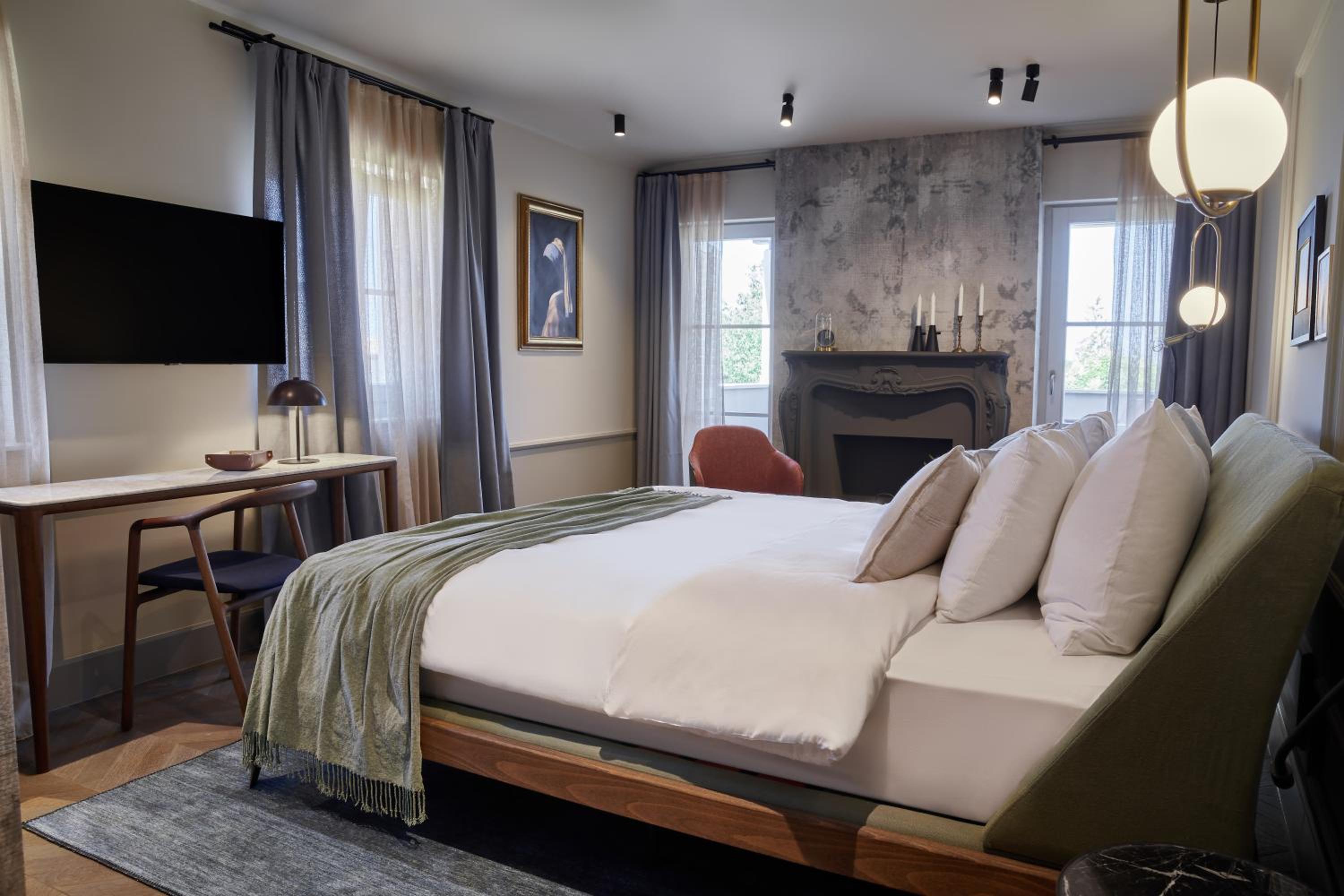 Deluxe Double Room with Balcony and Sea View - Photo 1