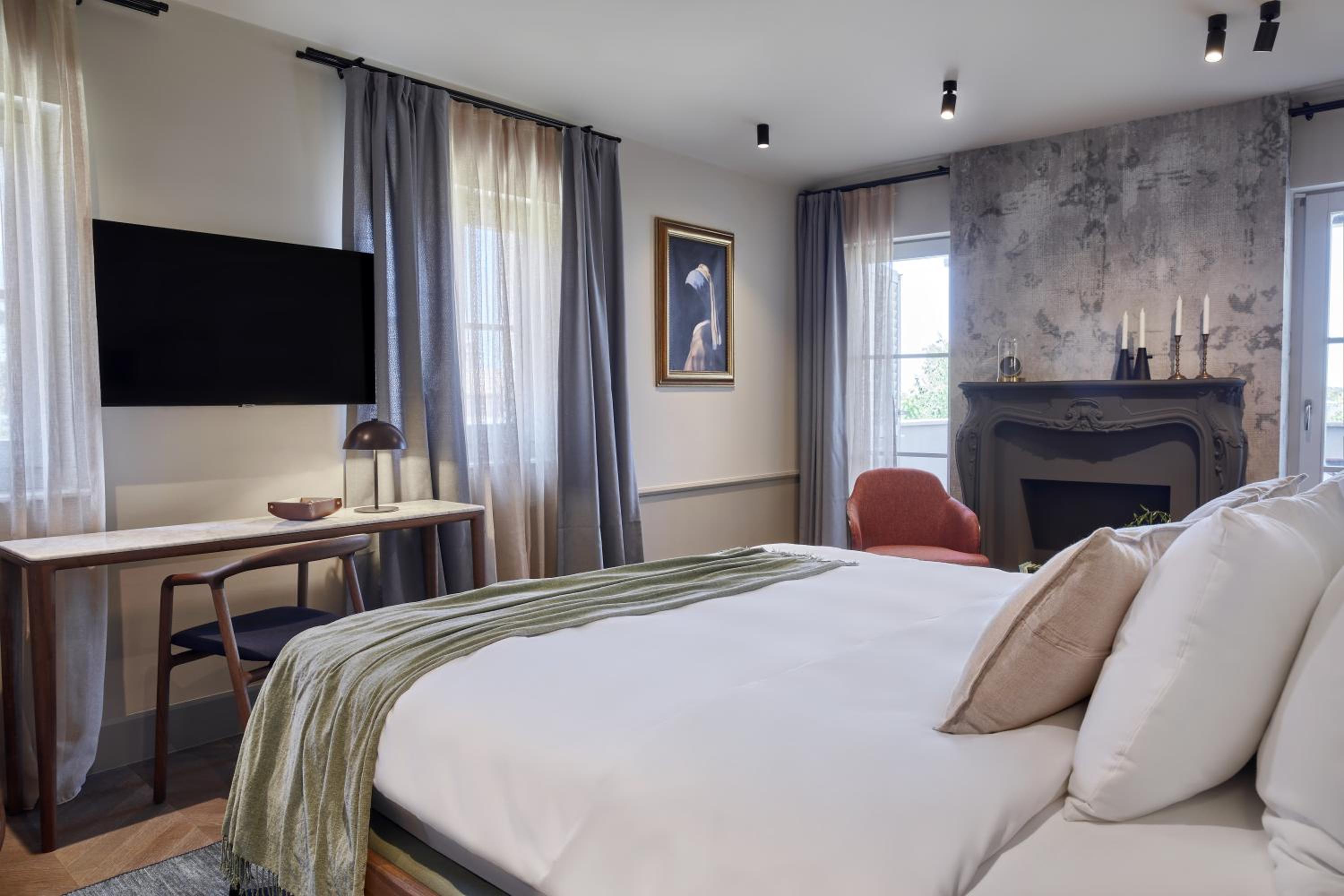 Deluxe Double Room with Balcony and Sea View - Photo 6