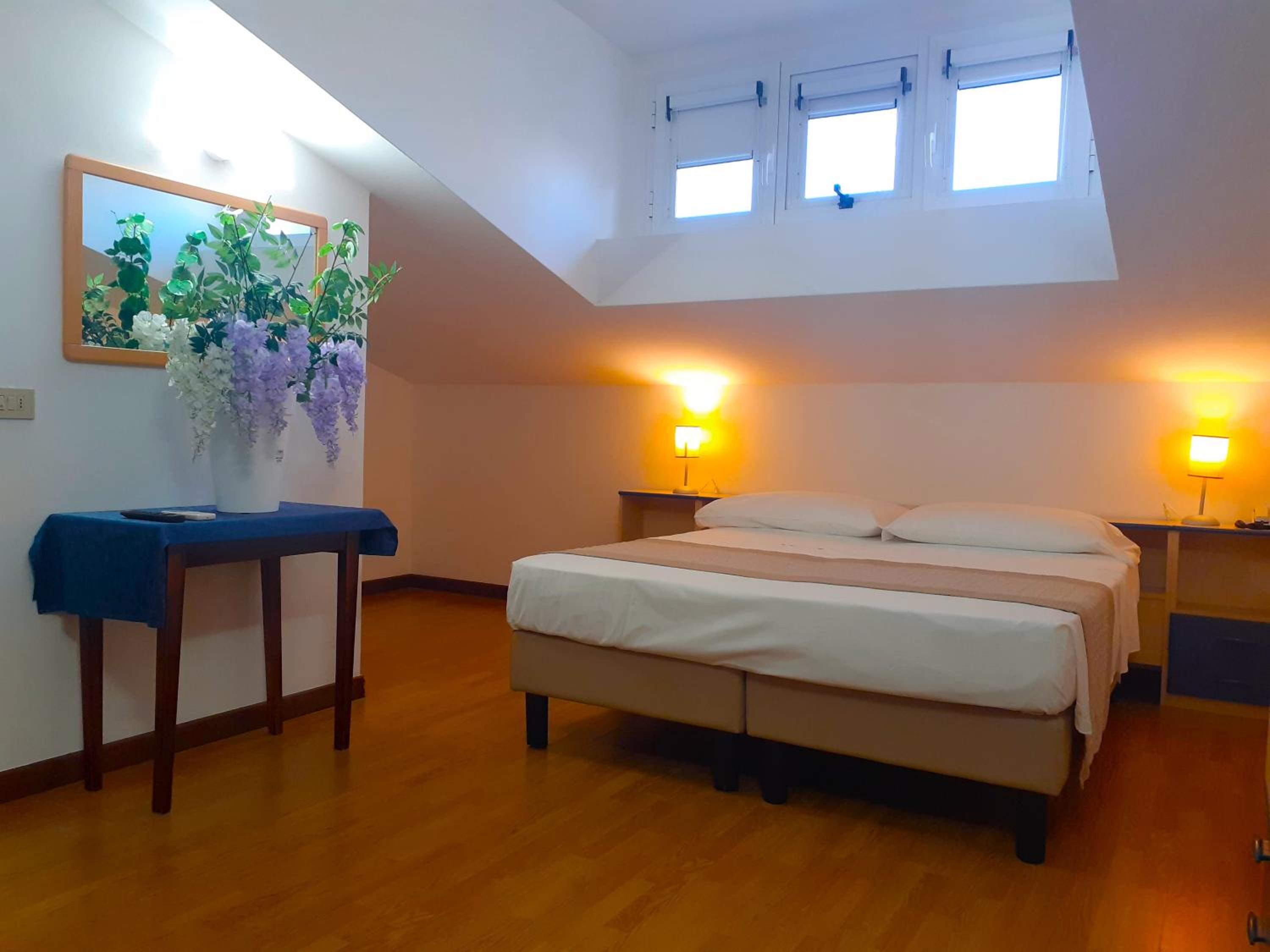 Double Room - Attic photo 1