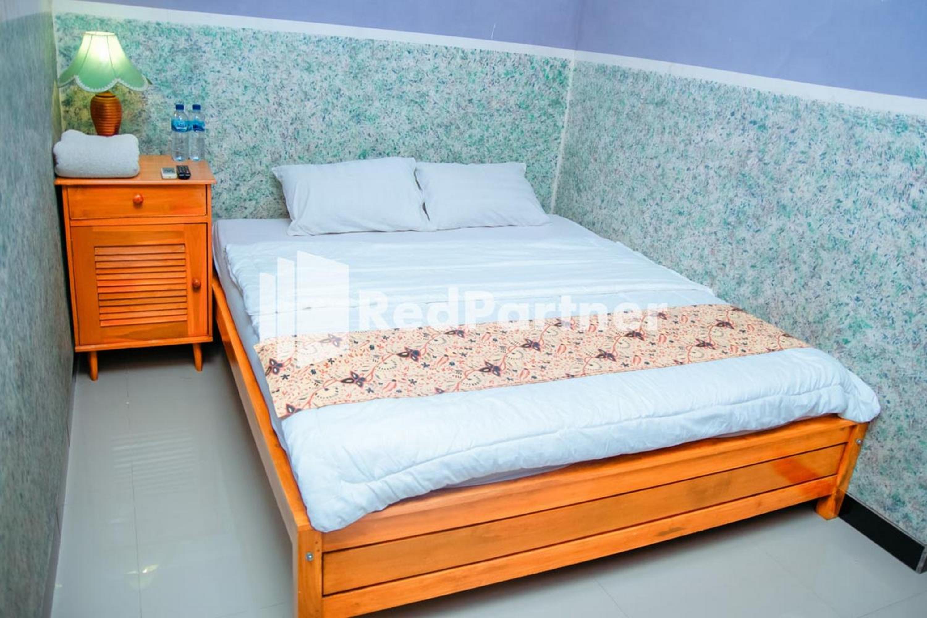 Standard Double Room - Photo 8