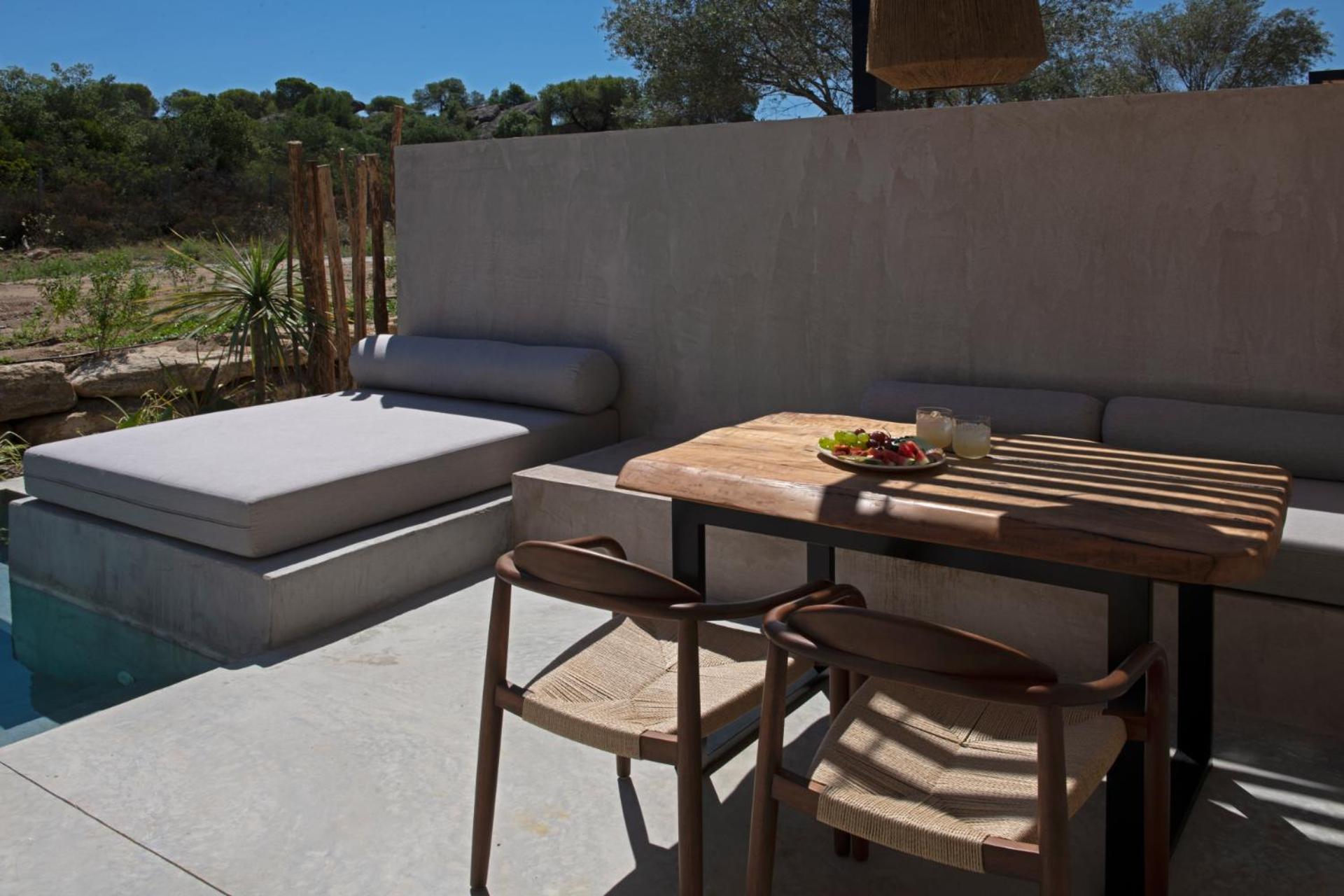 Suite with Private Pool - Photo 10
