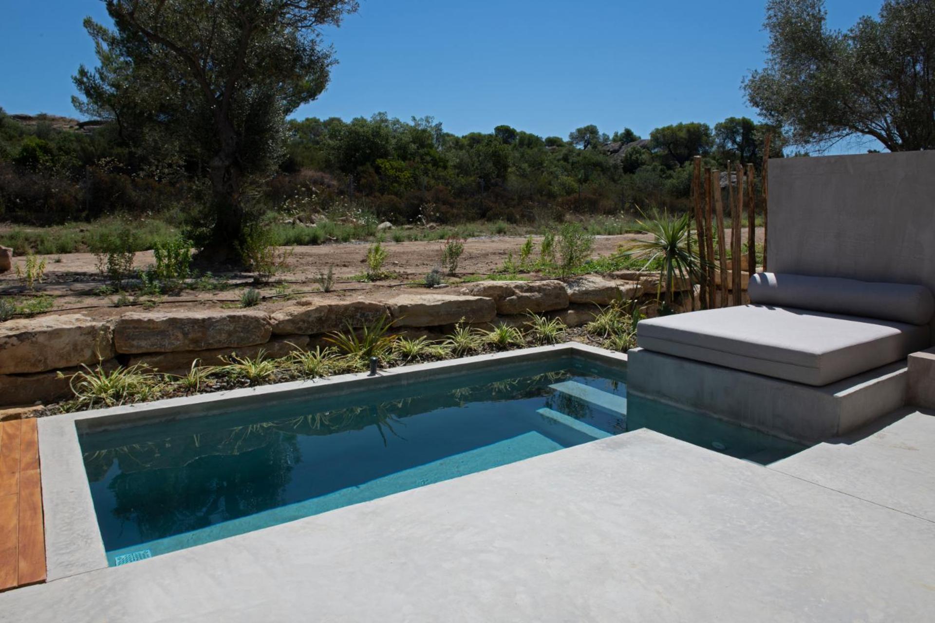 Suite with Private Pool - Photo 12
