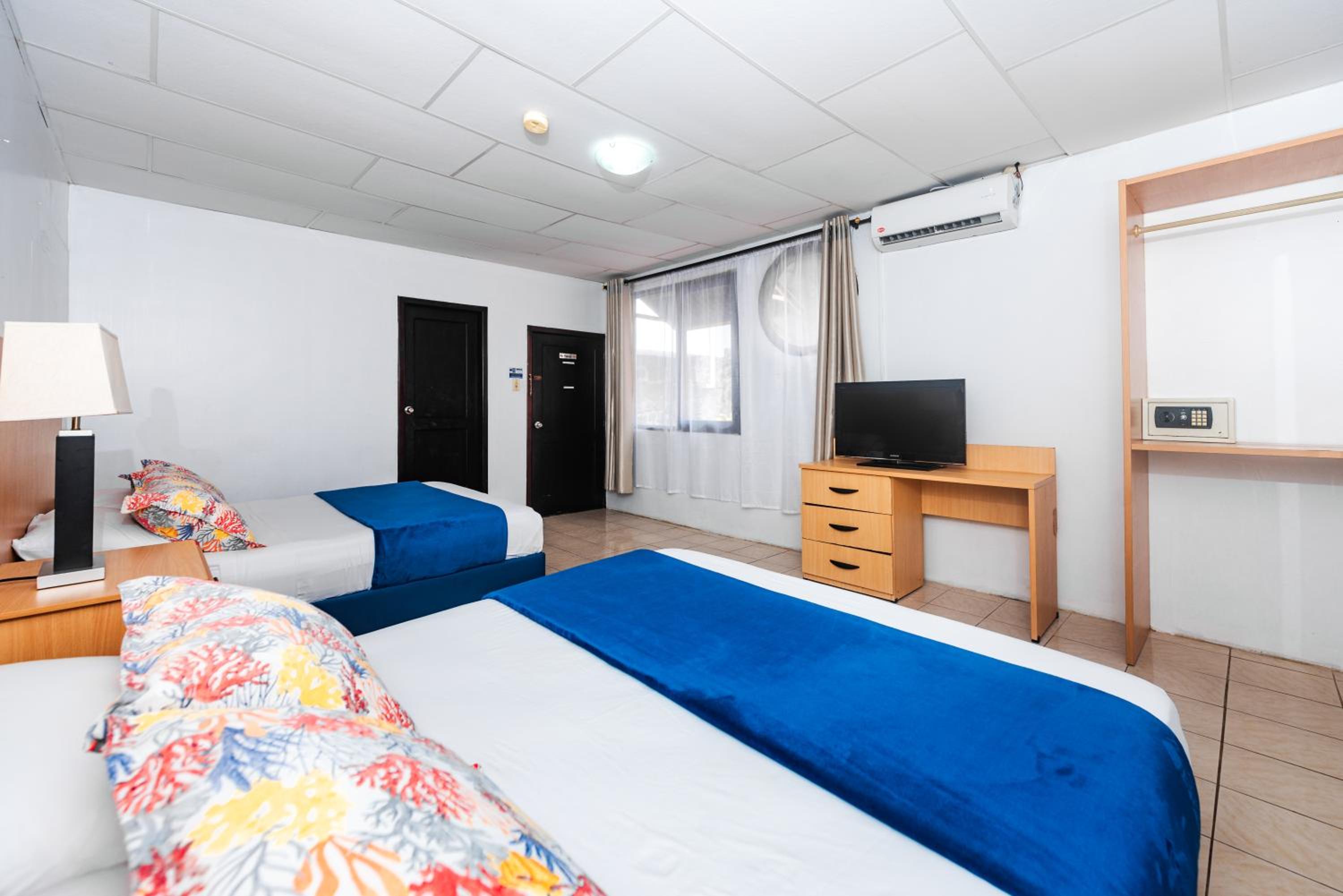 Standard Twin Room photo 2