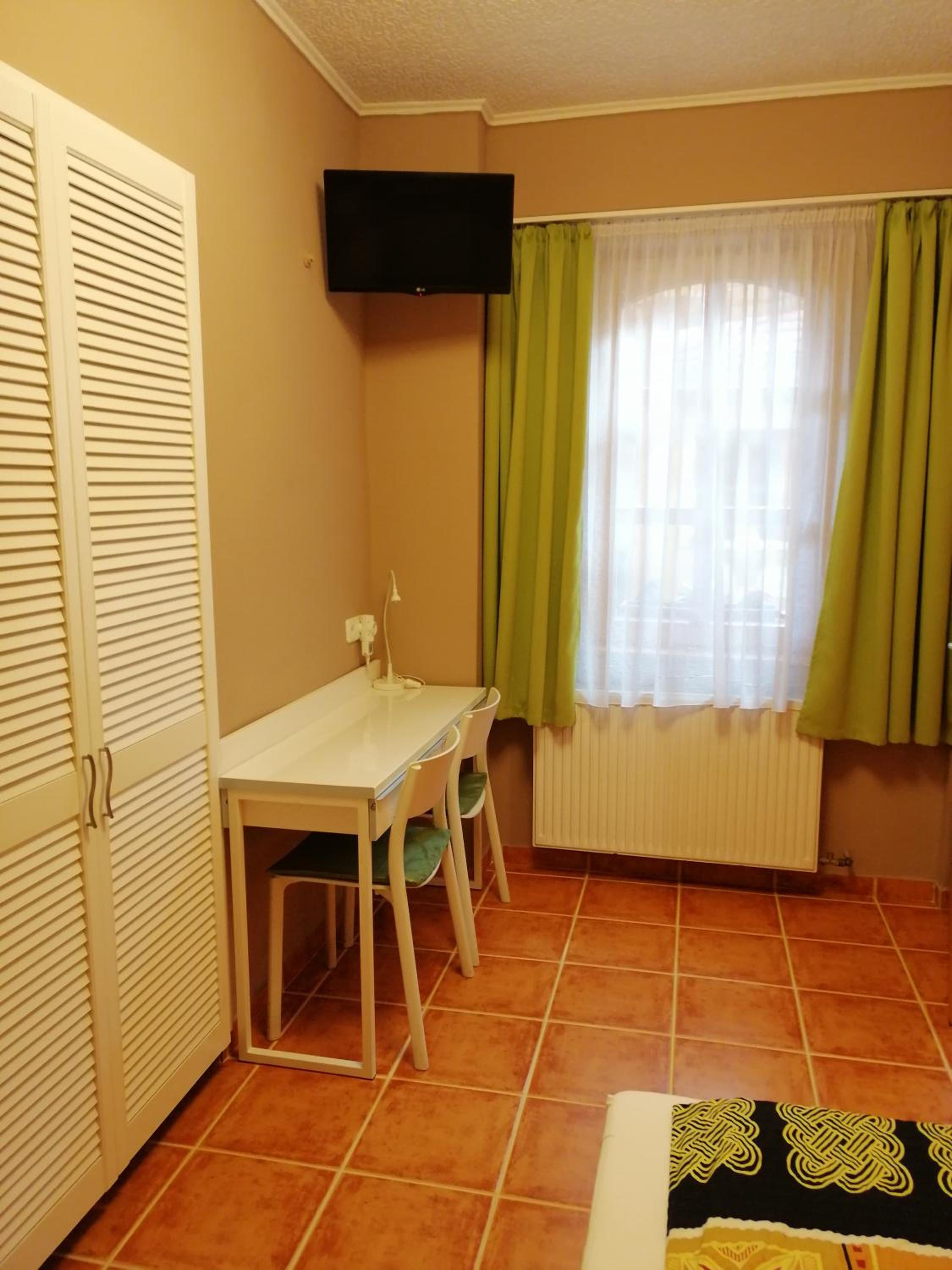 Small Double Room photo 3