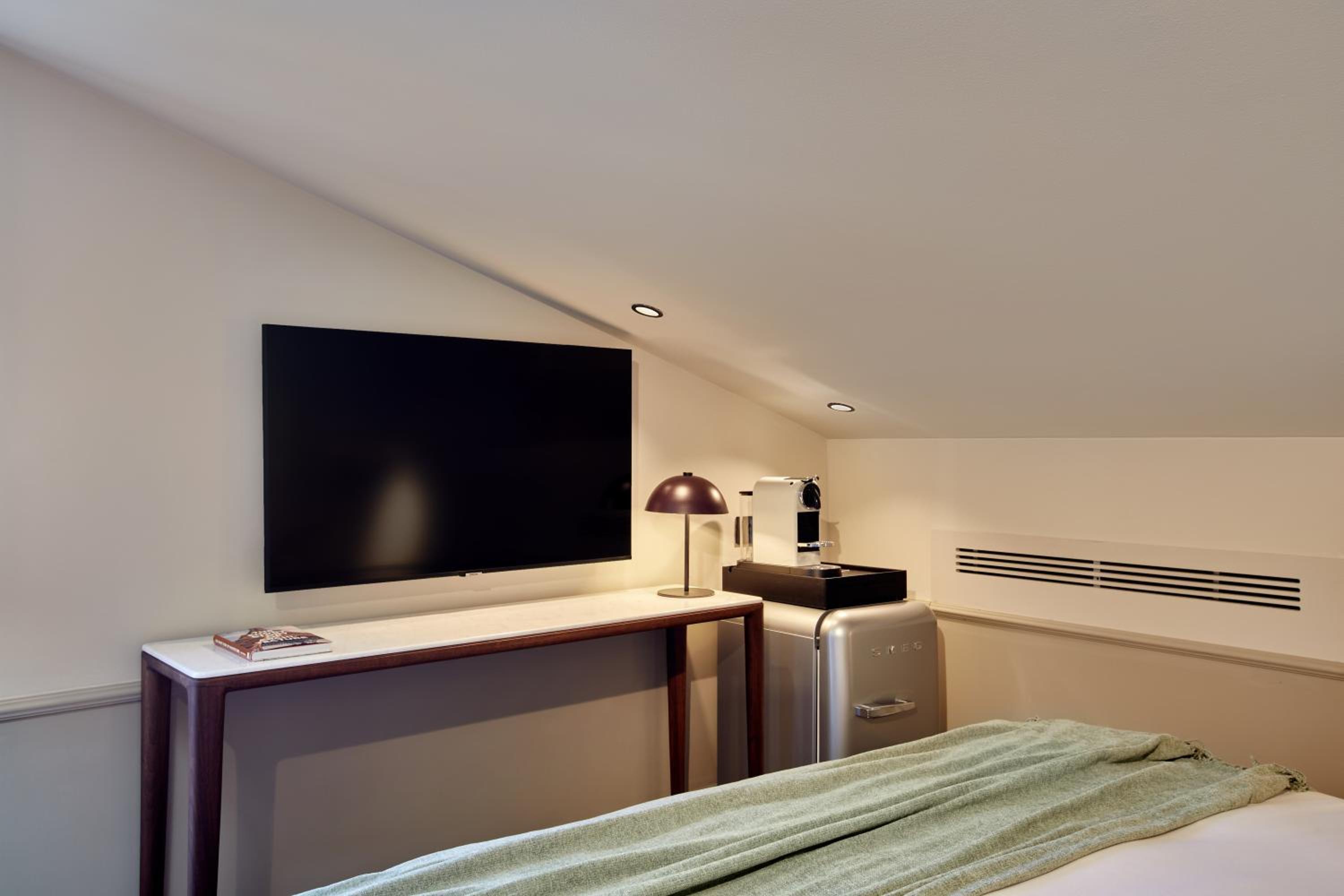 Double Room with Balcony and Sea View - Photo 2