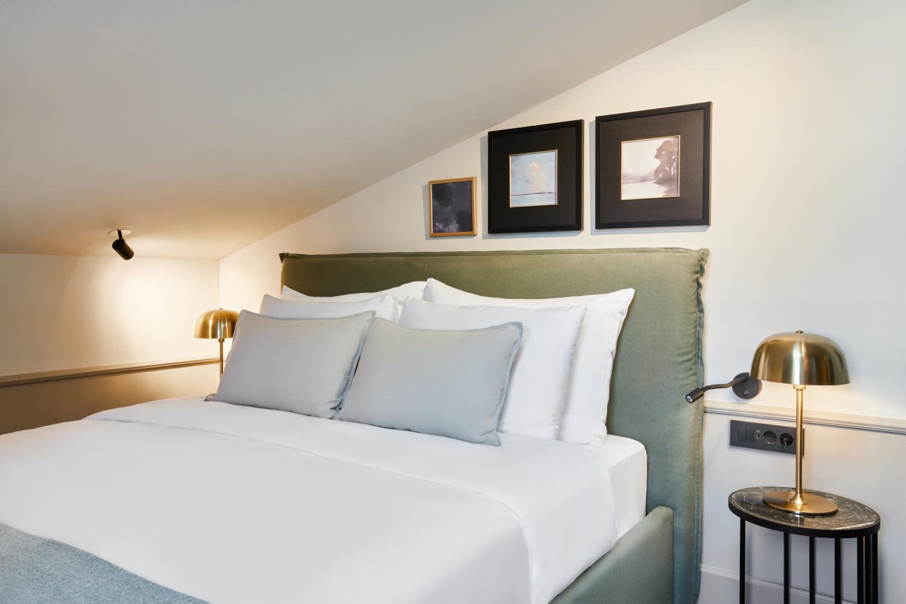 Double Room with Balcony and Sea View - Photo 5