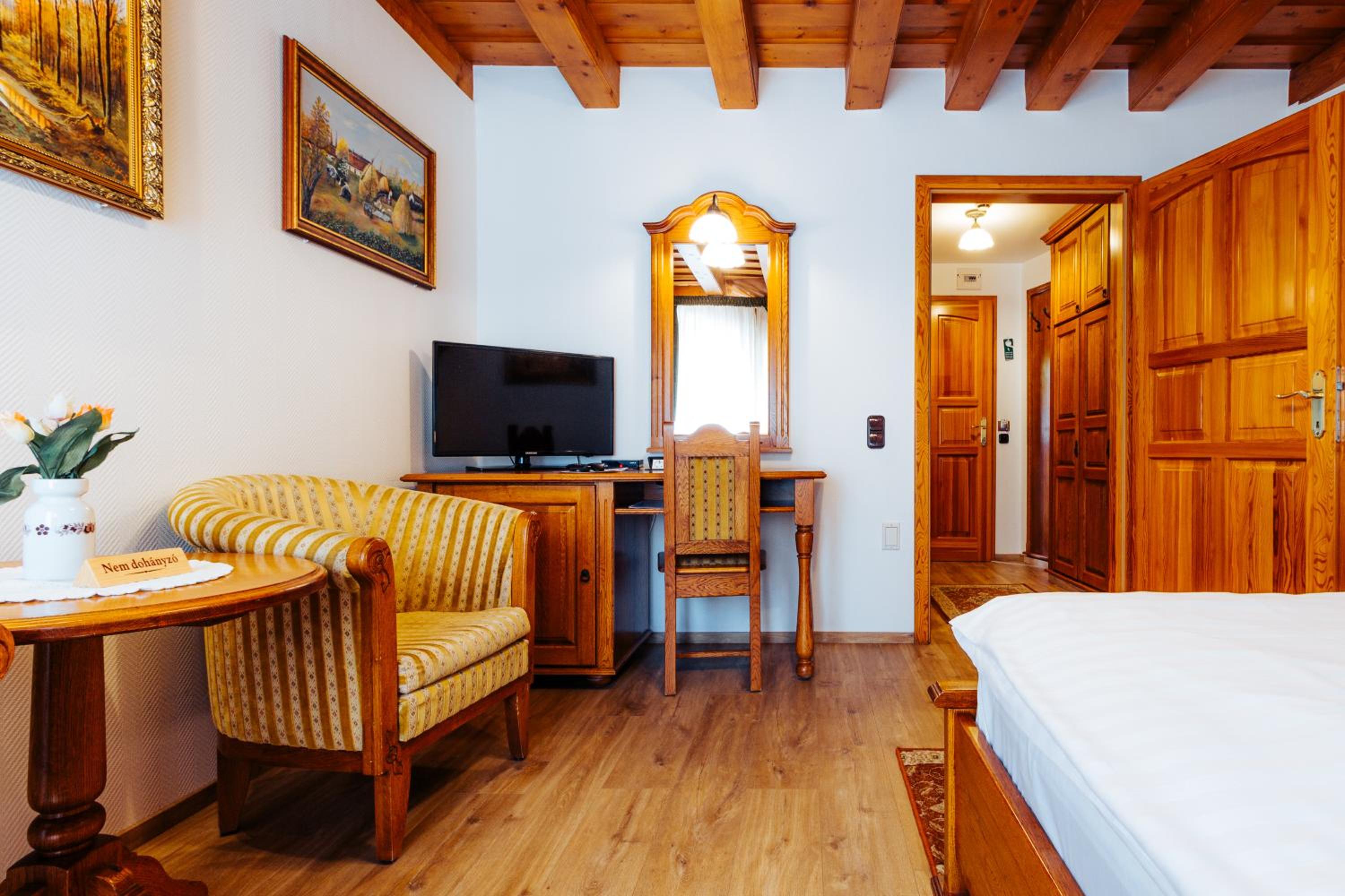 Double or Twin Room photo 1