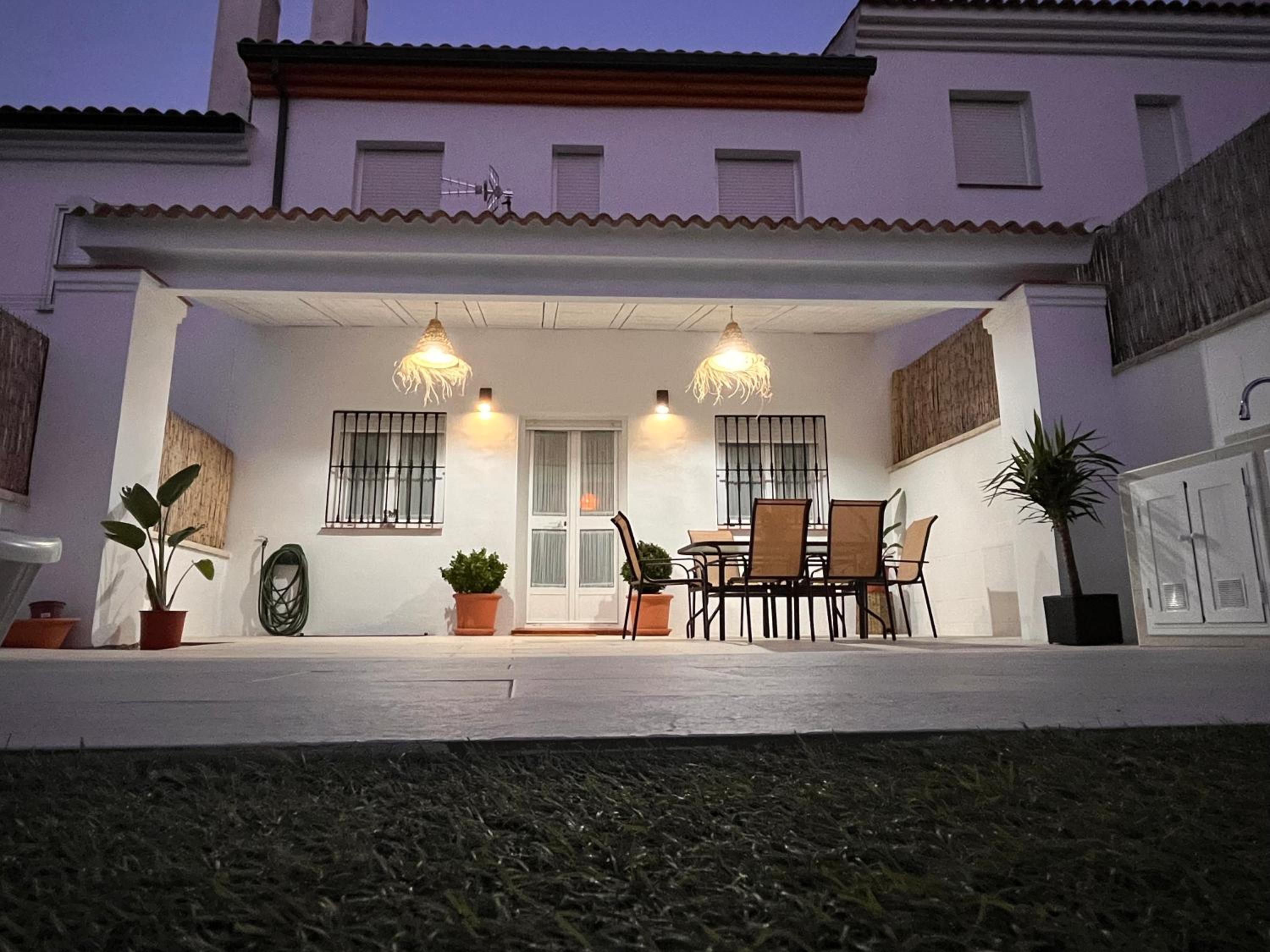 Four-Bedroom House photo 2
