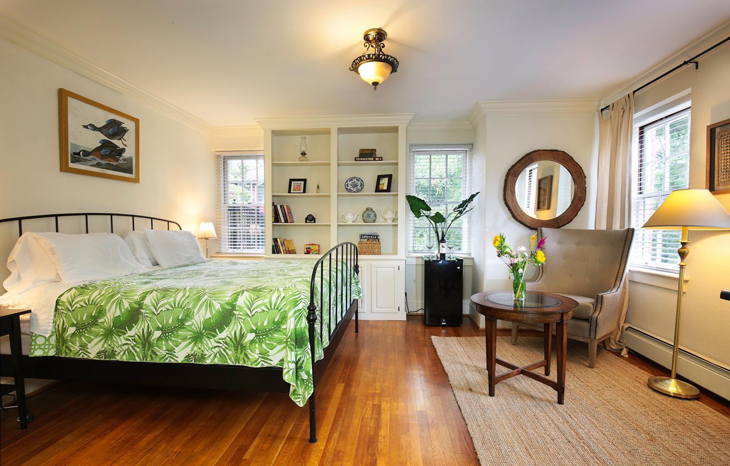 Standard King Room photo 1