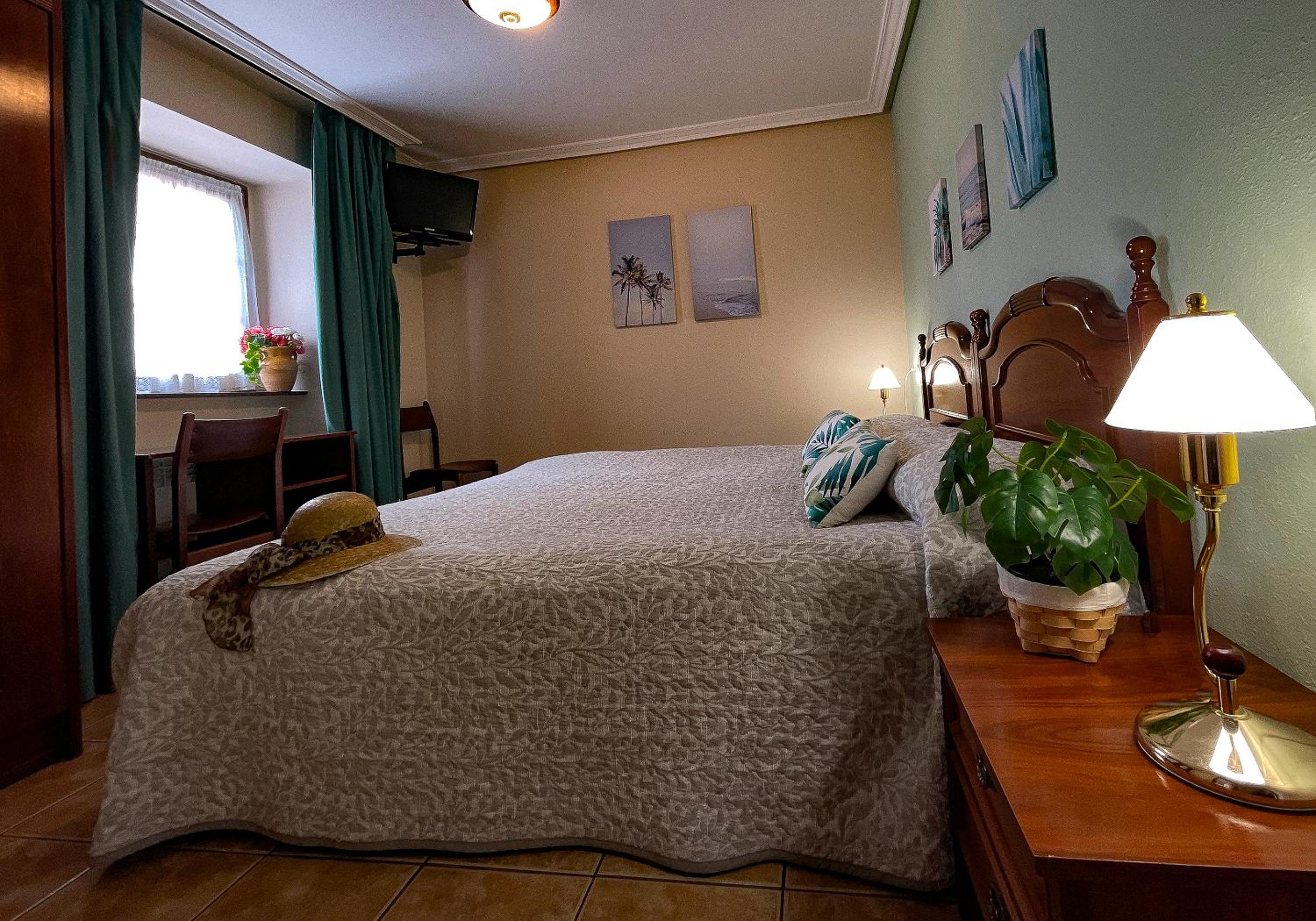 Double Room - Photo 4