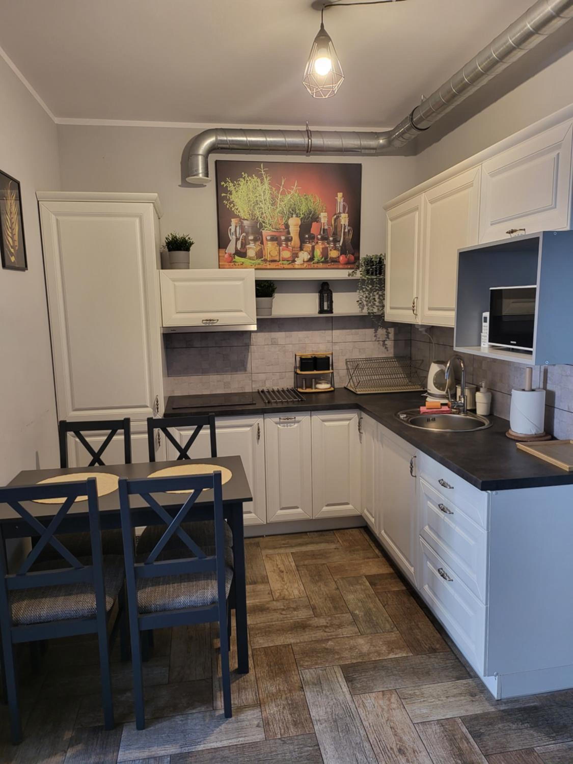 One-Bedroom Apartment
