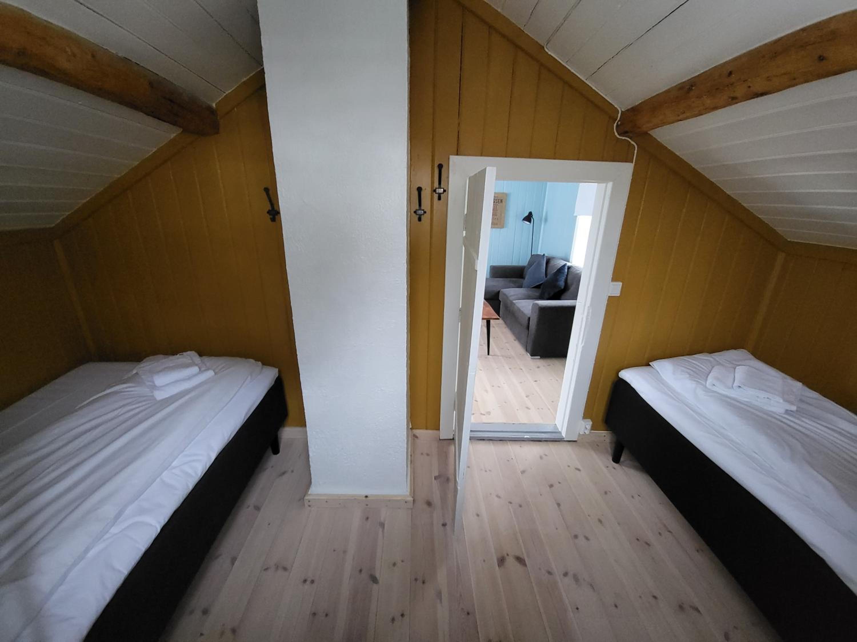 One-Bedroom Cottage - Photo 3