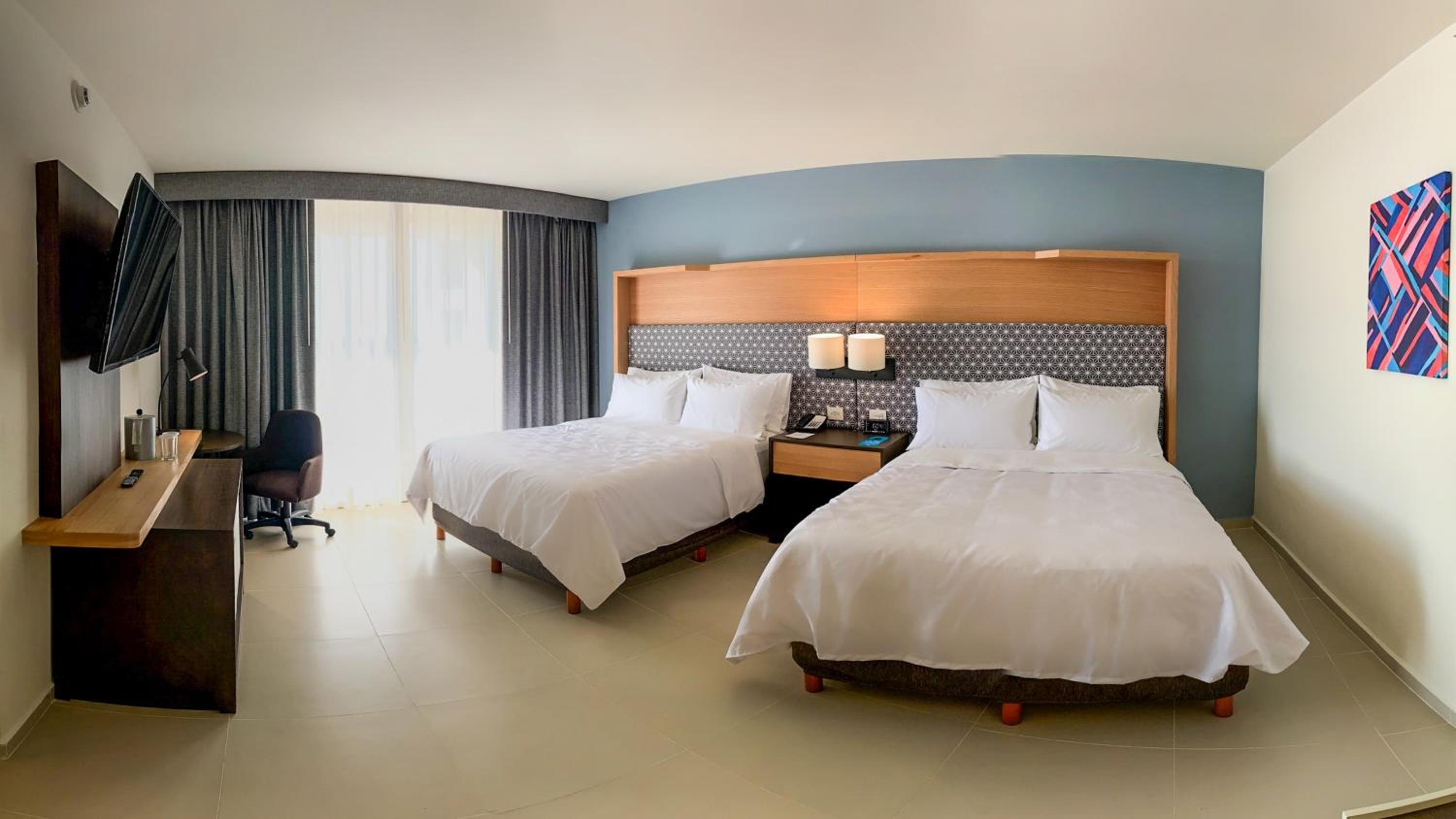 Standard Room with Two Queen Beds - Photo 8
