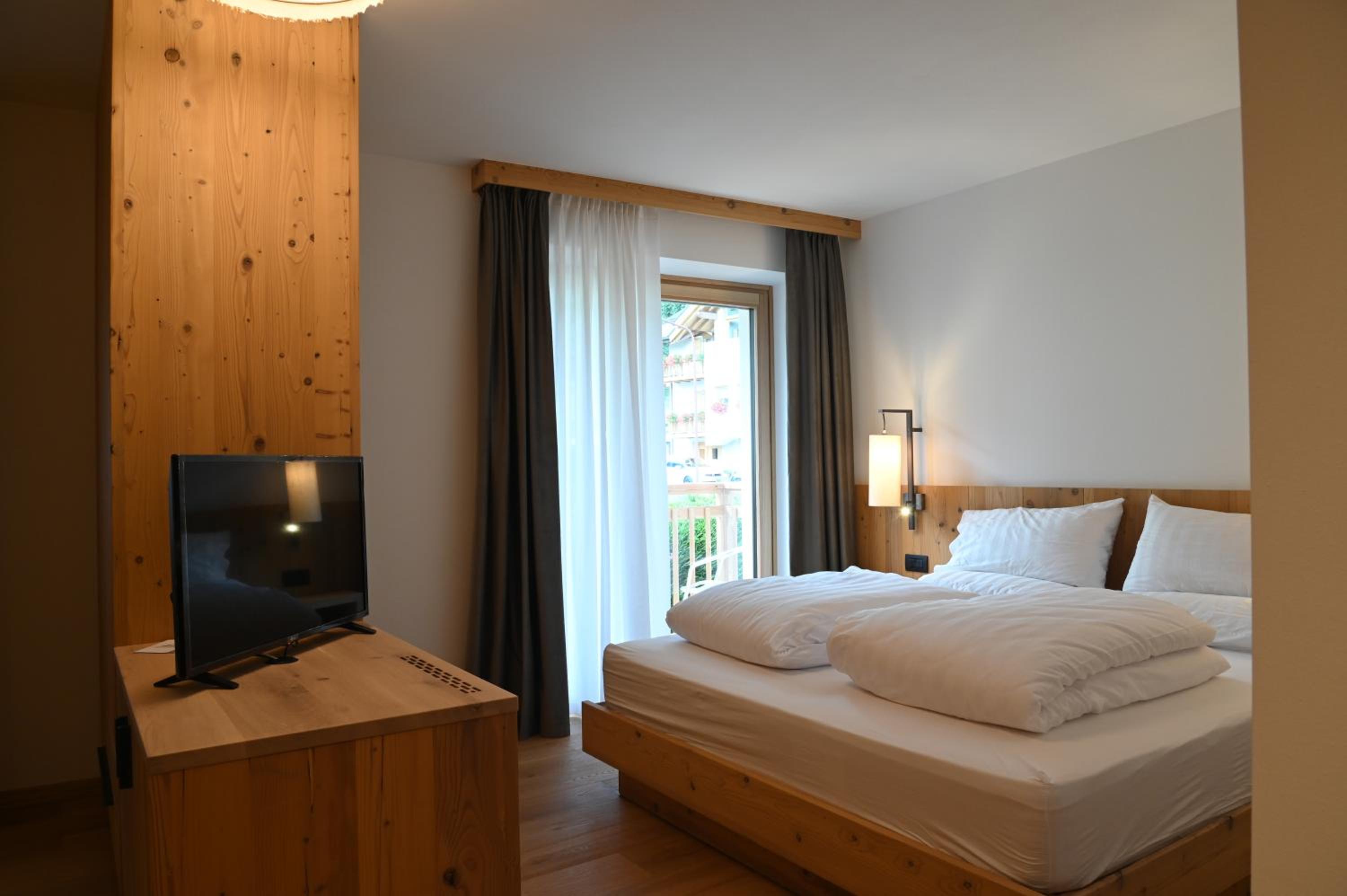 Junior Suite with Balcony photo 2