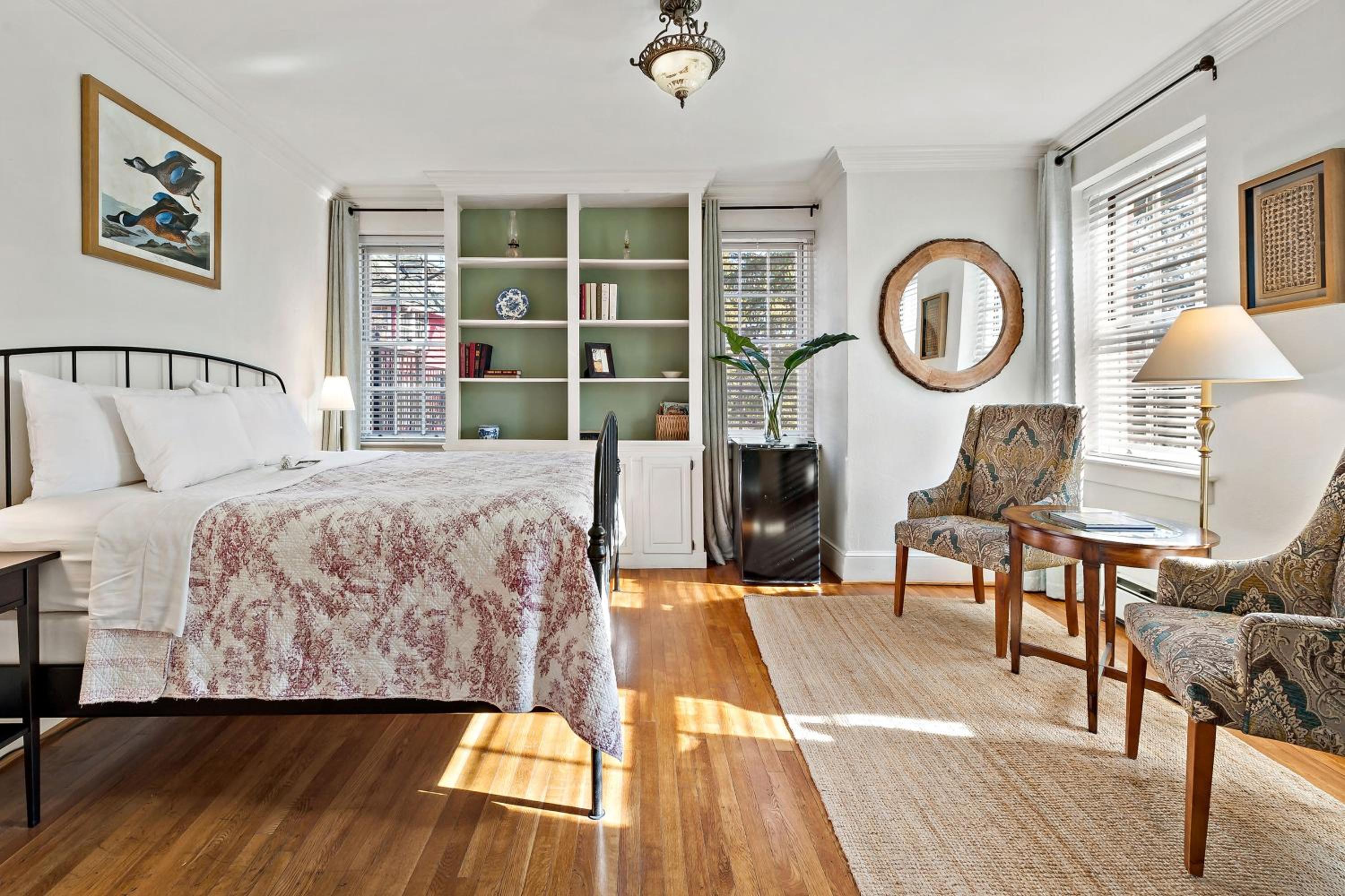Standard King Room photo 3