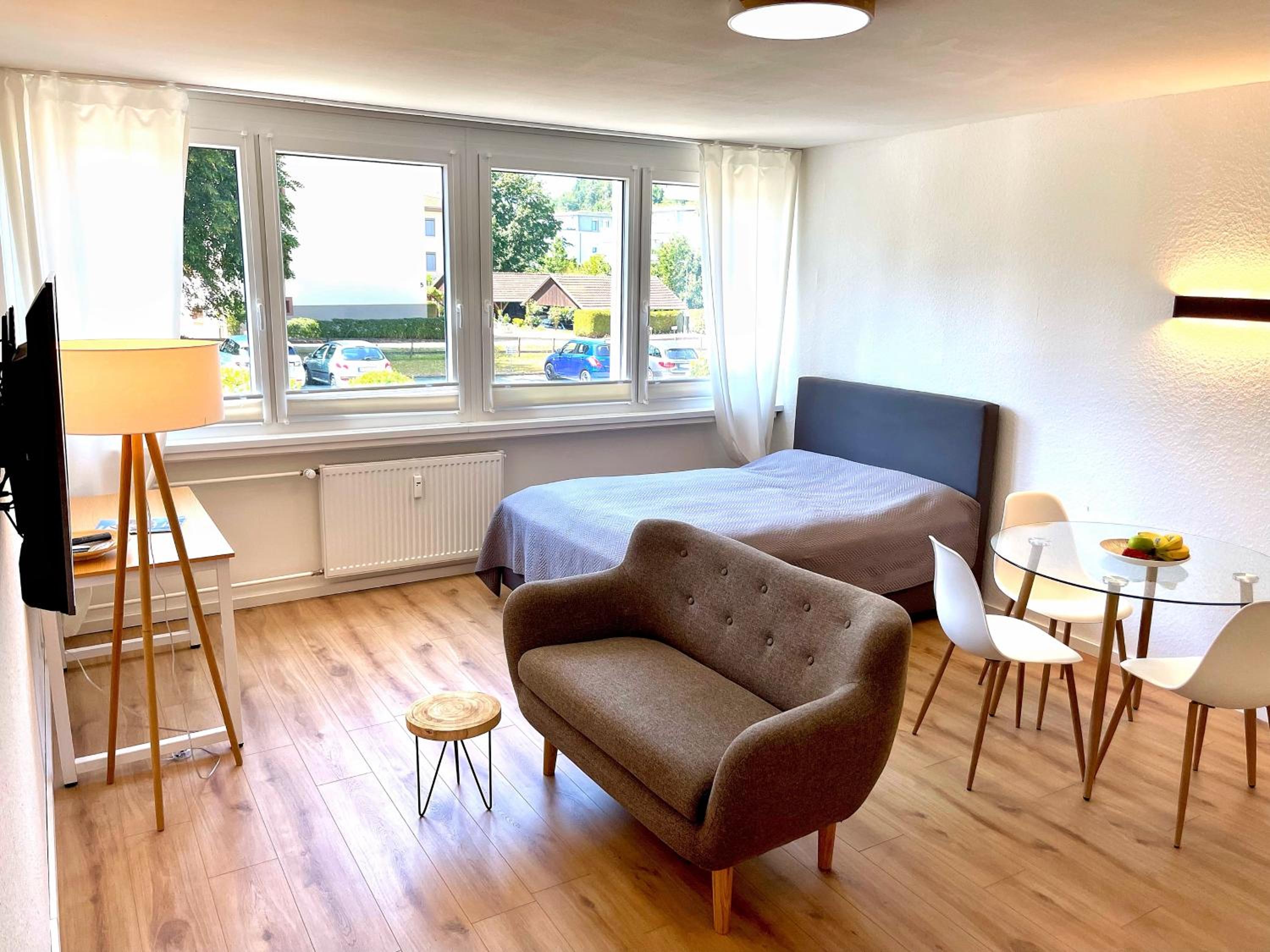 One-Bedroom Apartment photo 1
