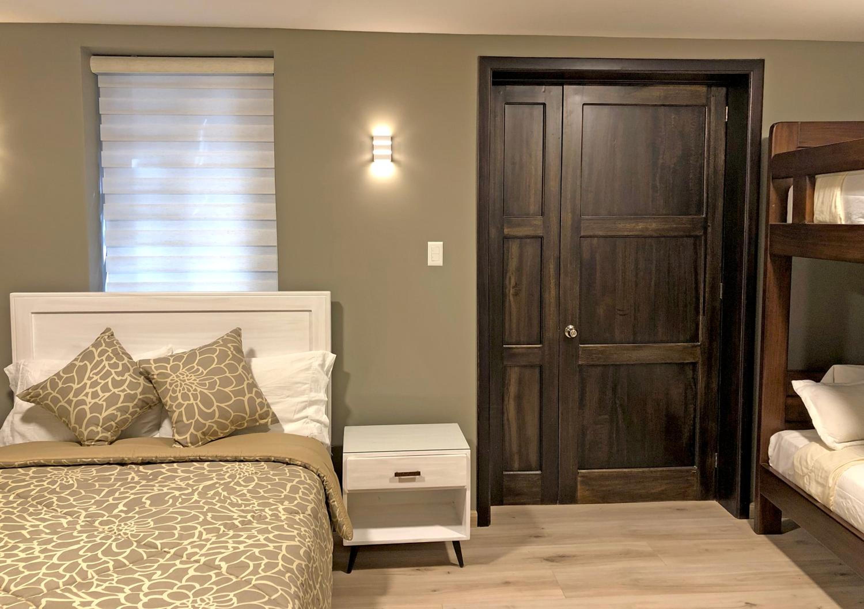 Deluxe Family Room photo 2