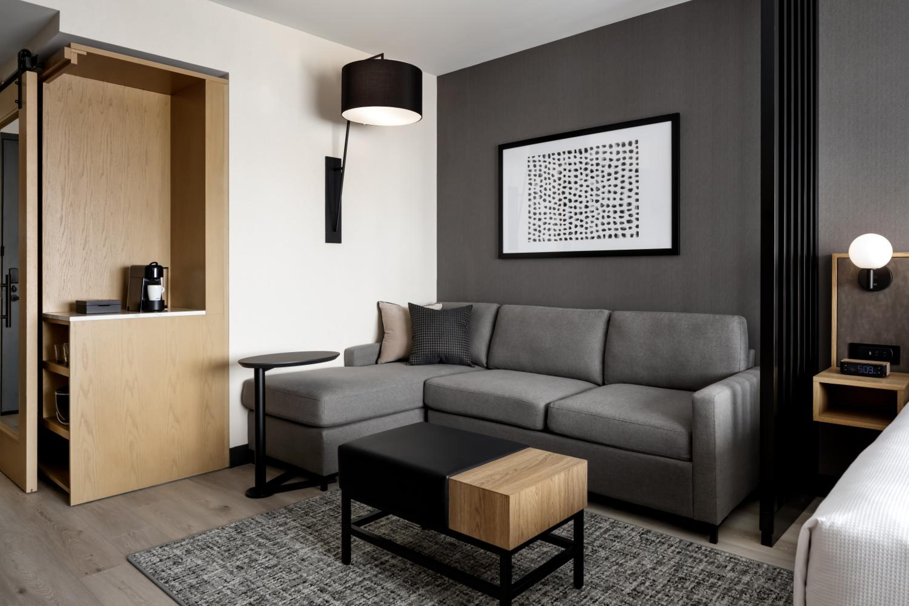 King Room with Sofa Bed - High Floor - Photo 2