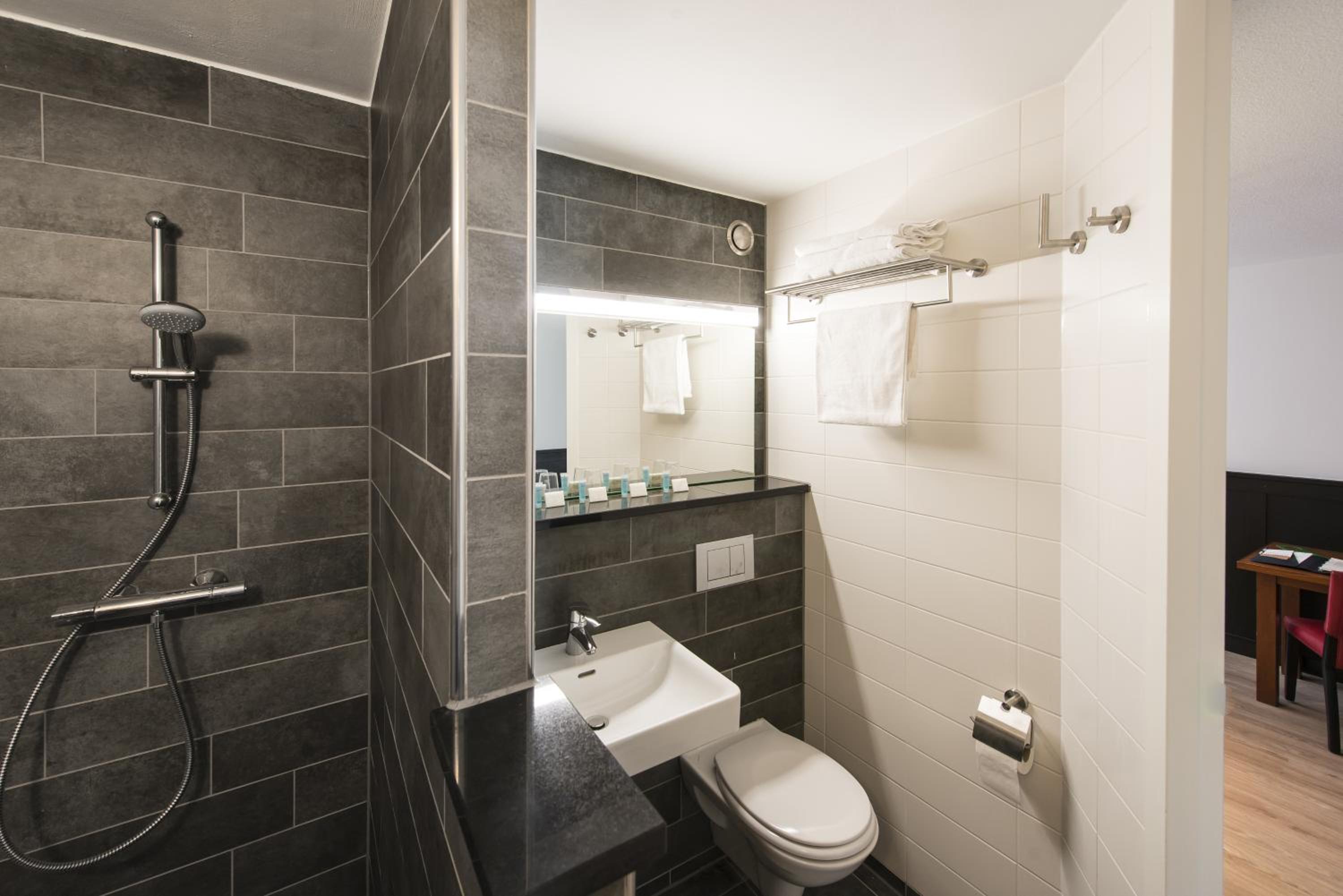 Deluxe Twin Room - Photo 2