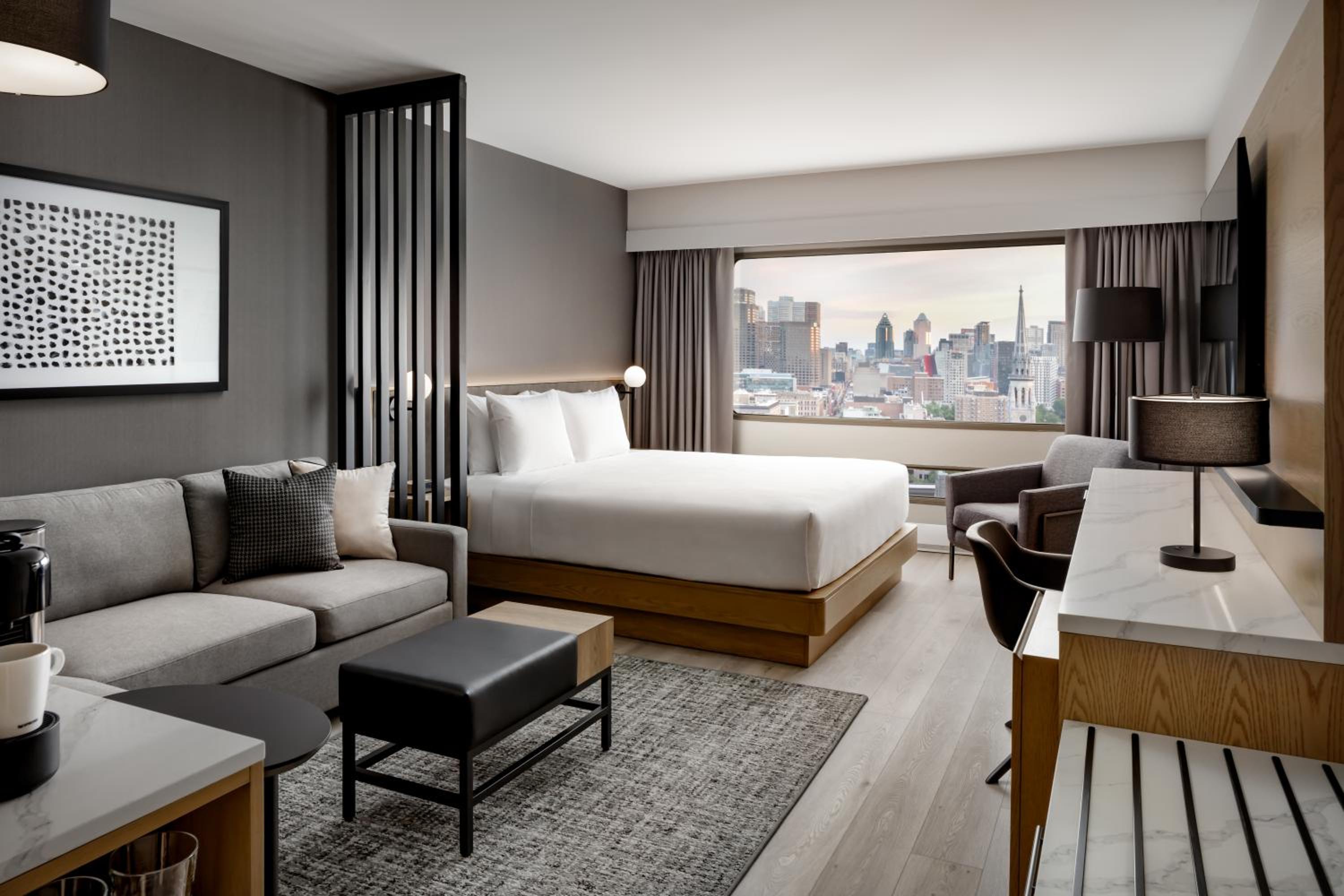King Room with Sofa Bed and City View - Photo 1