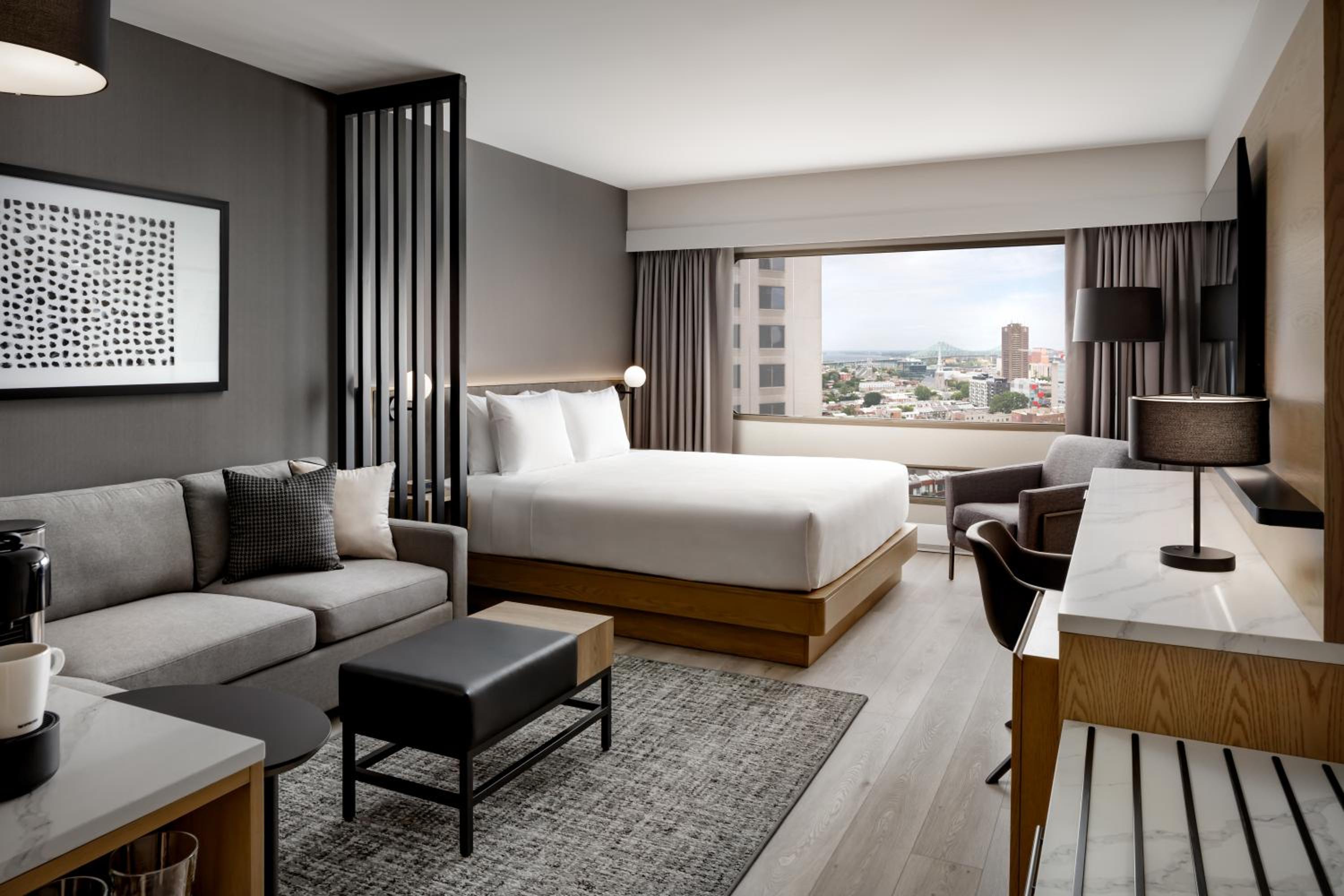 King Room with Sofa Bed - High Floor - Photo 1