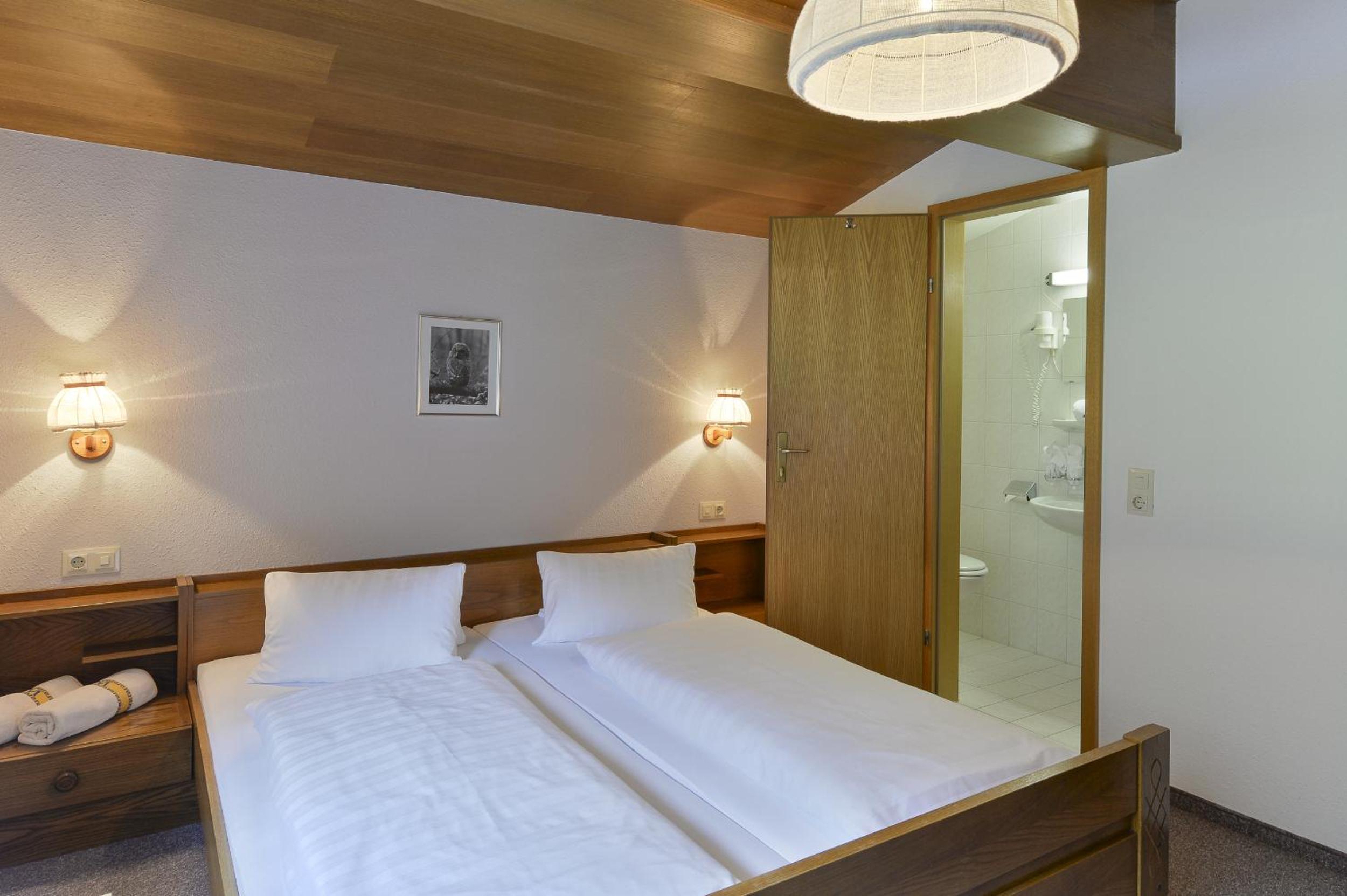 Double Room - Photo 8