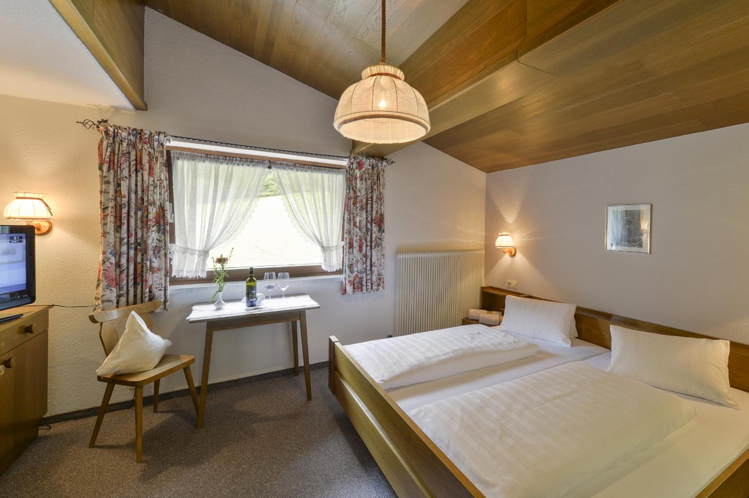 Economy Double or Twin Room - Photo 3