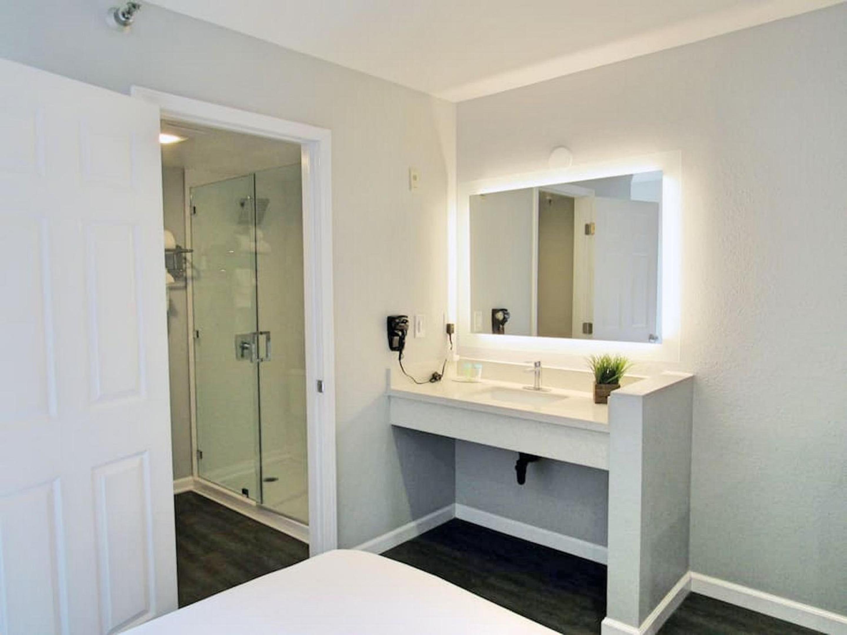 Standard Double Room - Photo 2