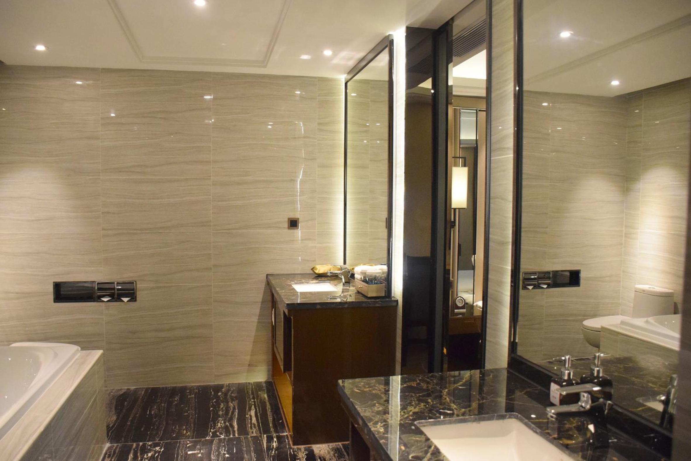 Executive King Suite - Smoking photo 3