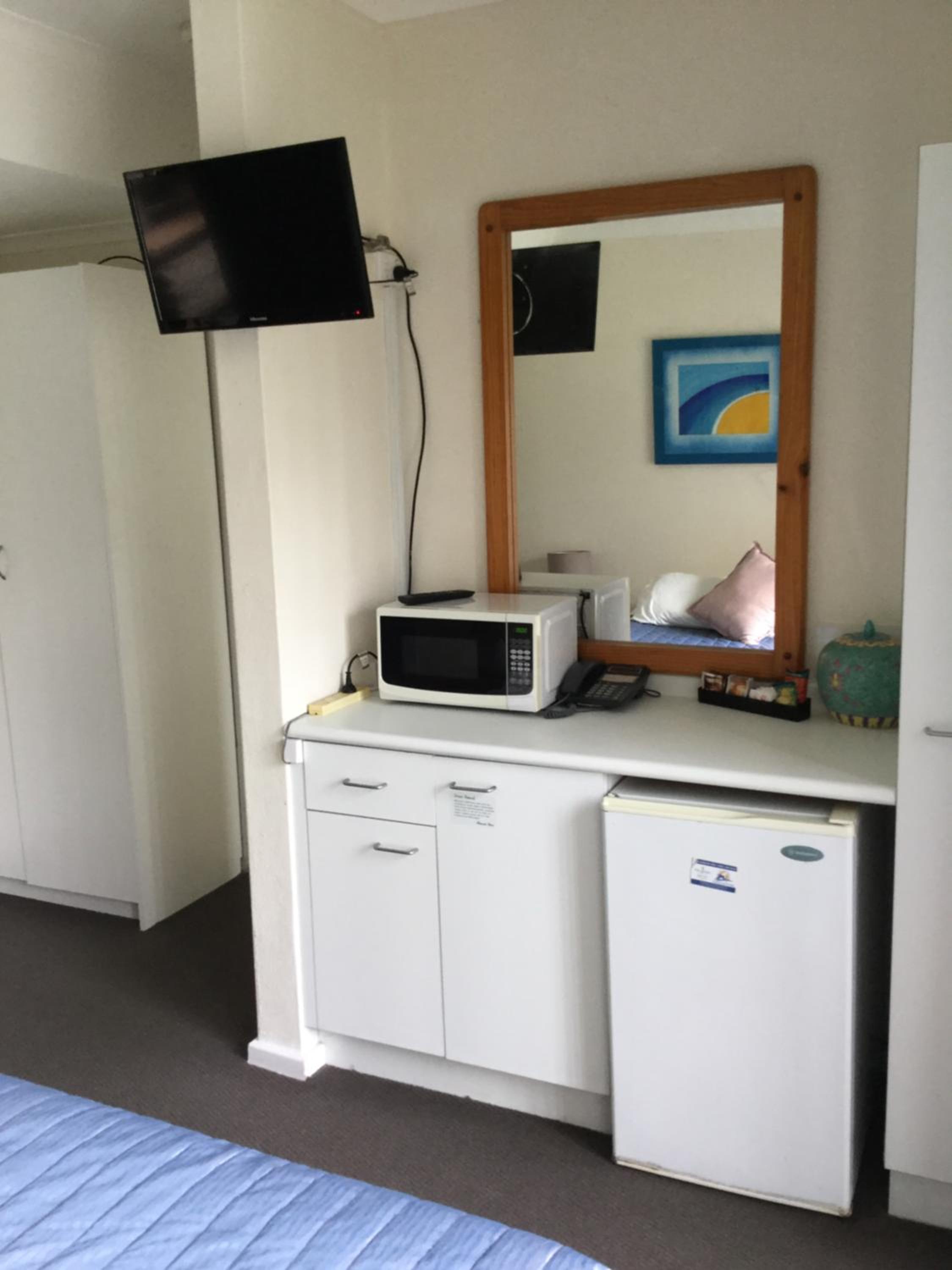 Standard Queen Room photo 2