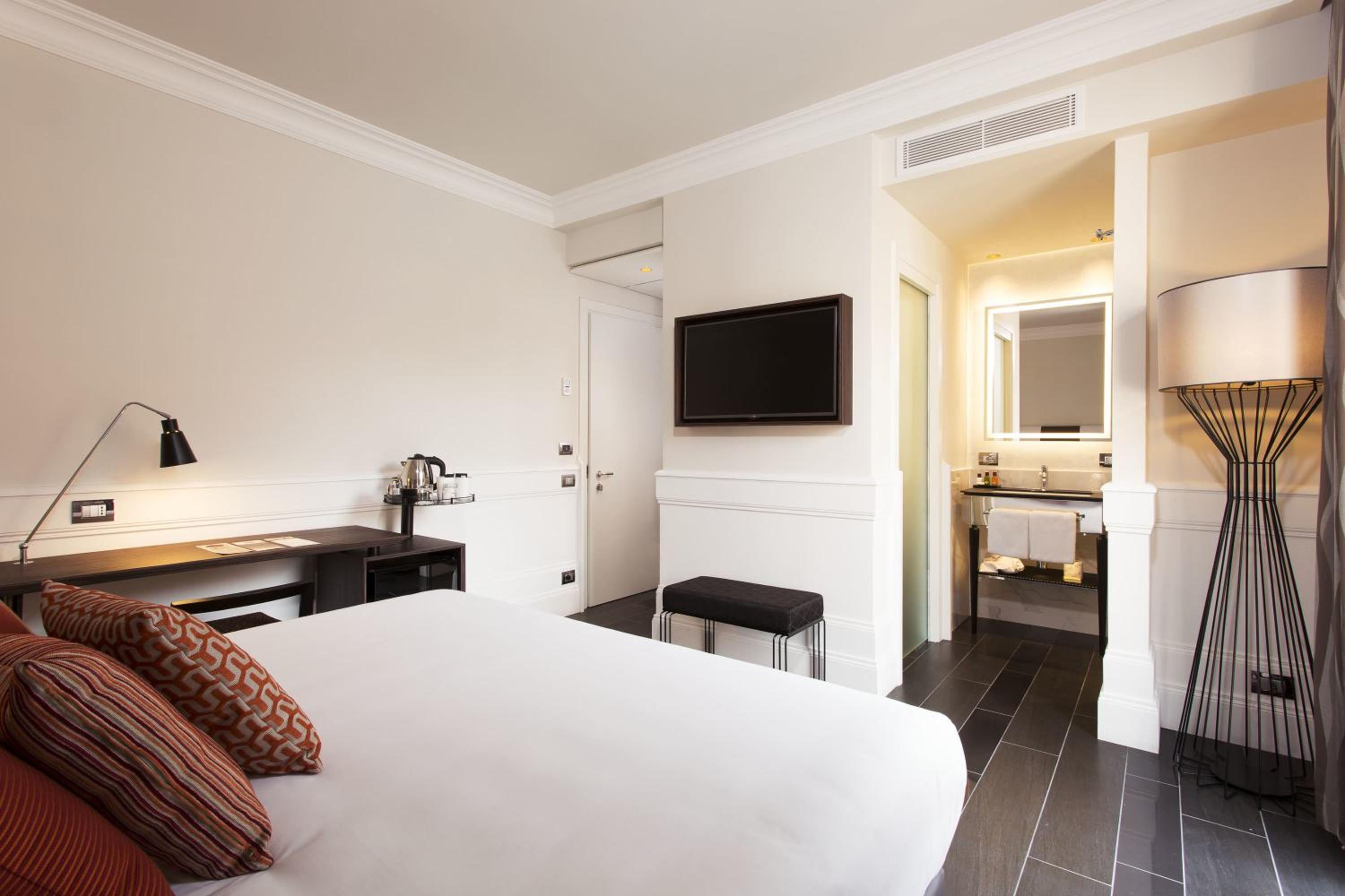 Available room thumbnail 5