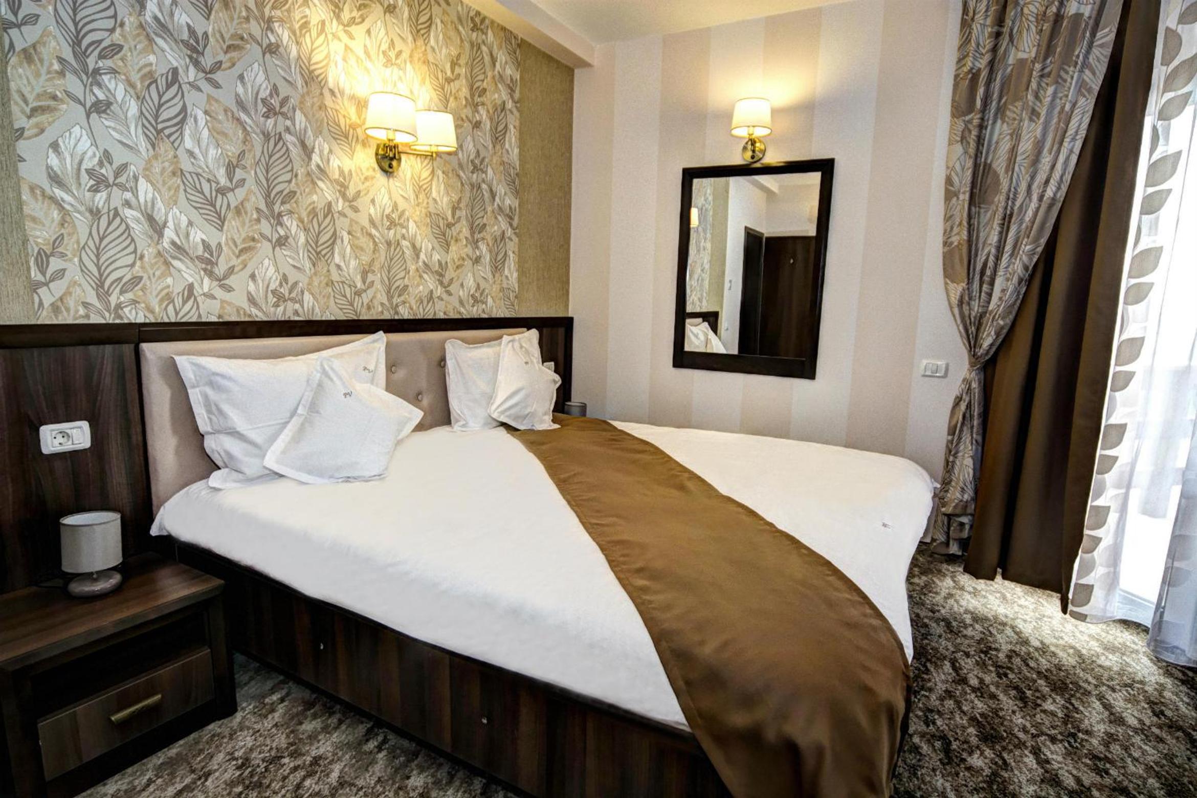 Standard Double or Twin Room with Mountain View photo 1