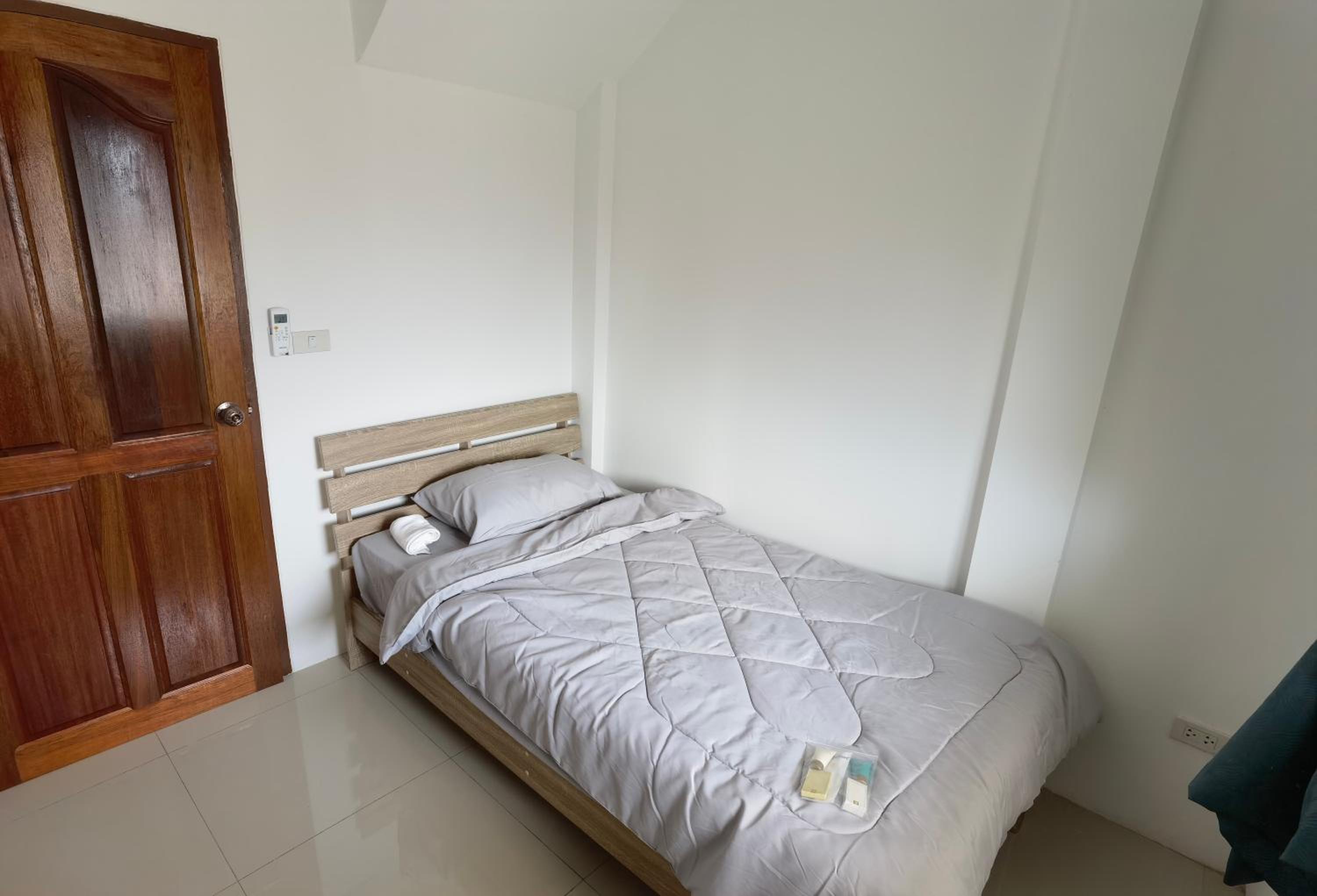 Standard Single Room With Shared Bathroom