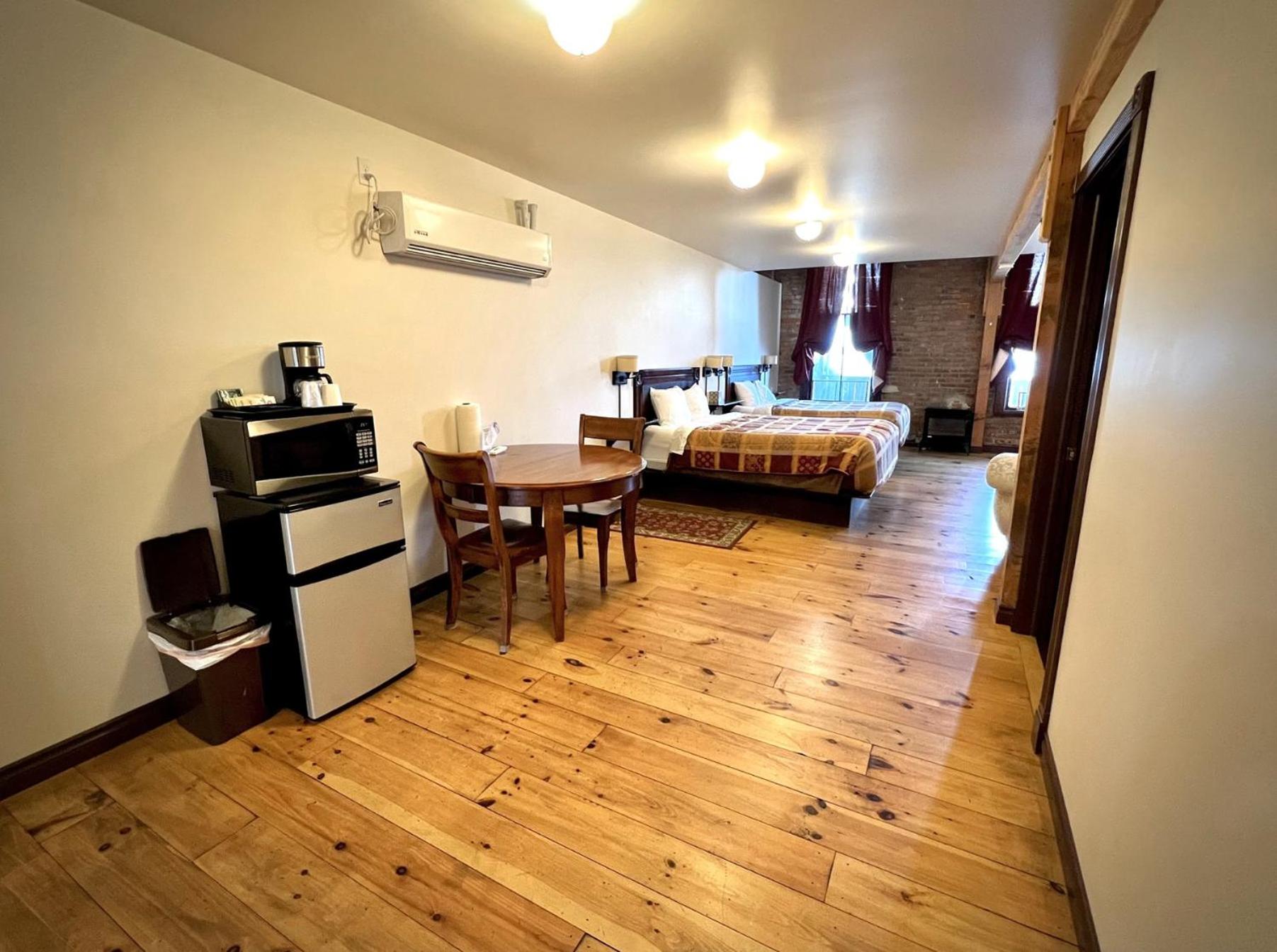 Mini Suite #1 - Ocean View- Pet Friendly
