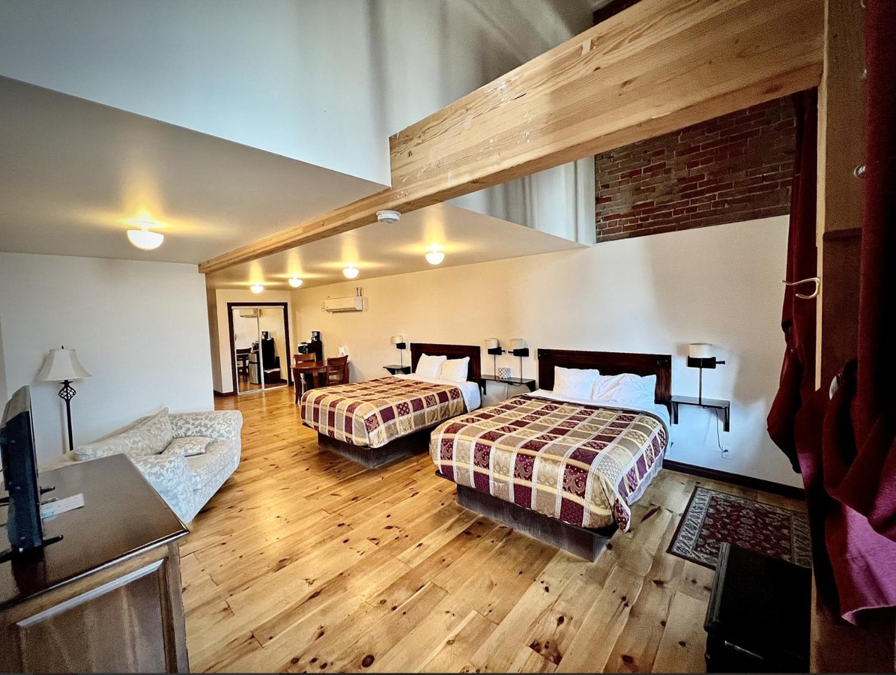 Mini Suite #1 - Ocean View- Pet Friendly photo 2