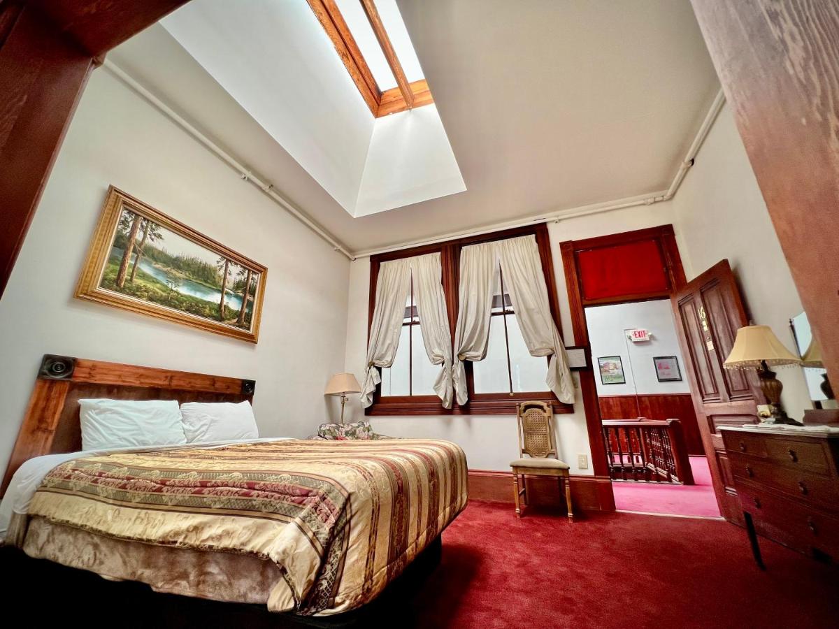 Suite # 16 - No pets photo 1
