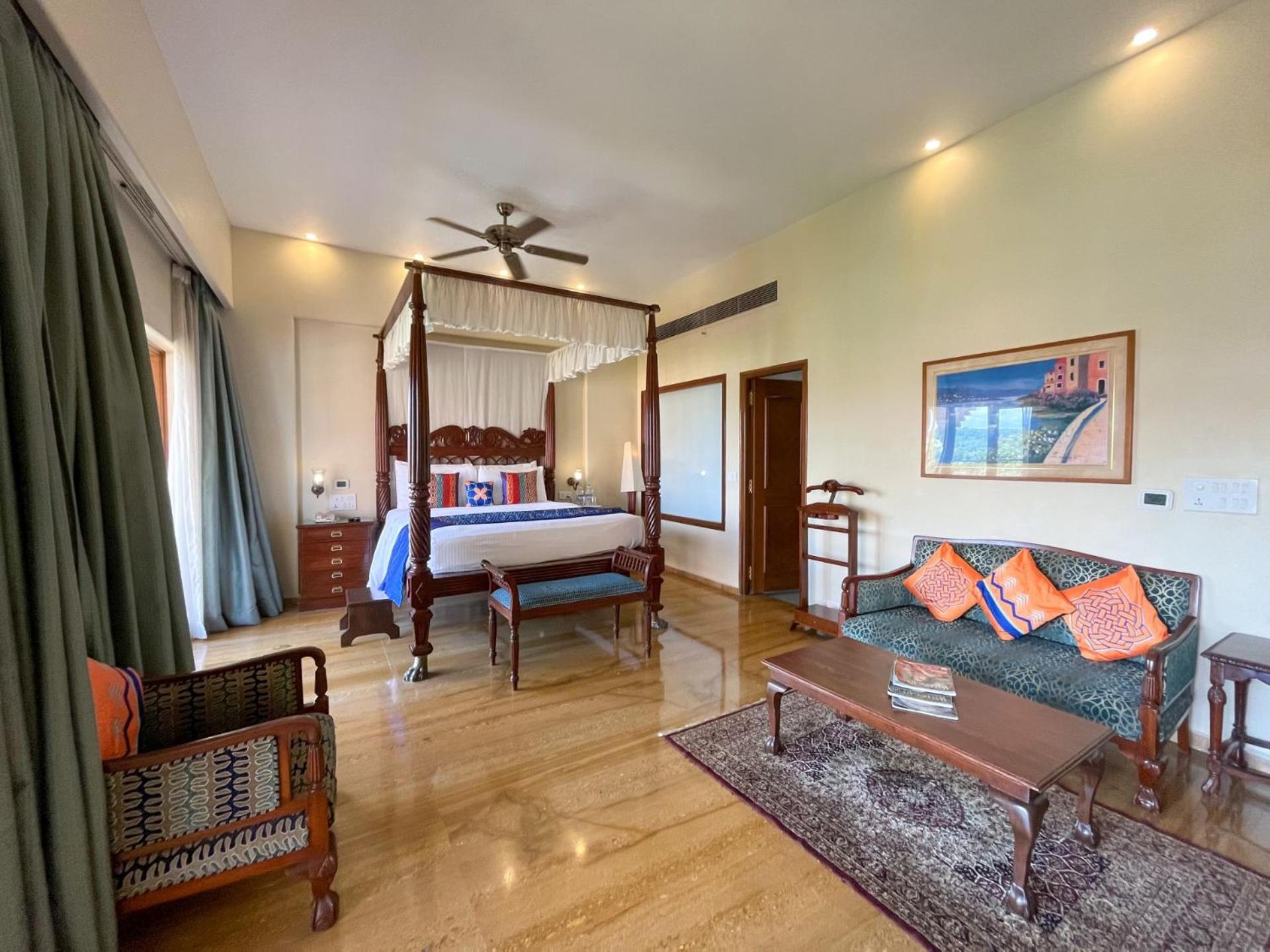 Suite Room - Photo 16